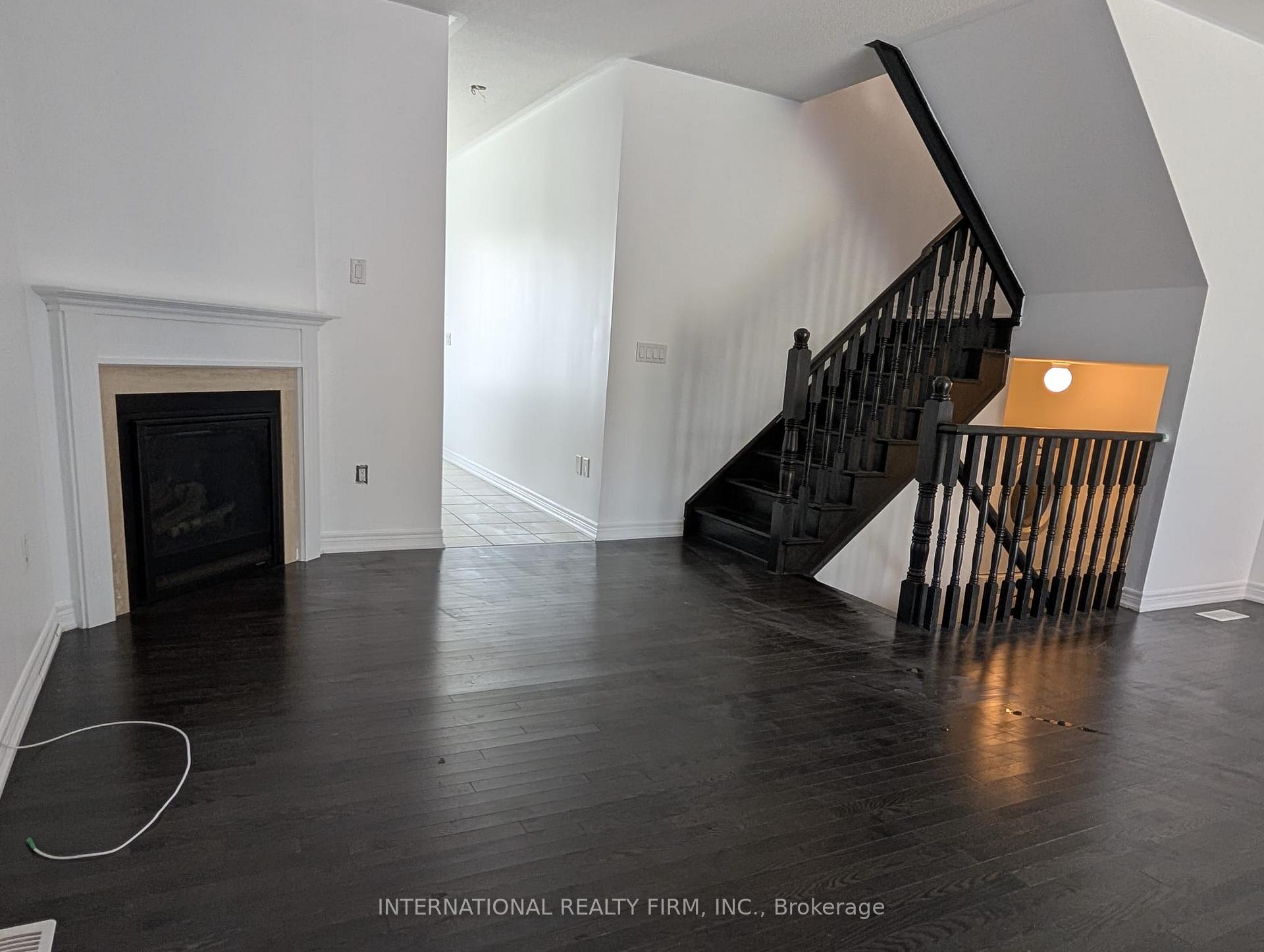 Photo 5 of Unit Main, 734 Yarfield Crescent, Newmarket, Glenway Estates — HOMEH
