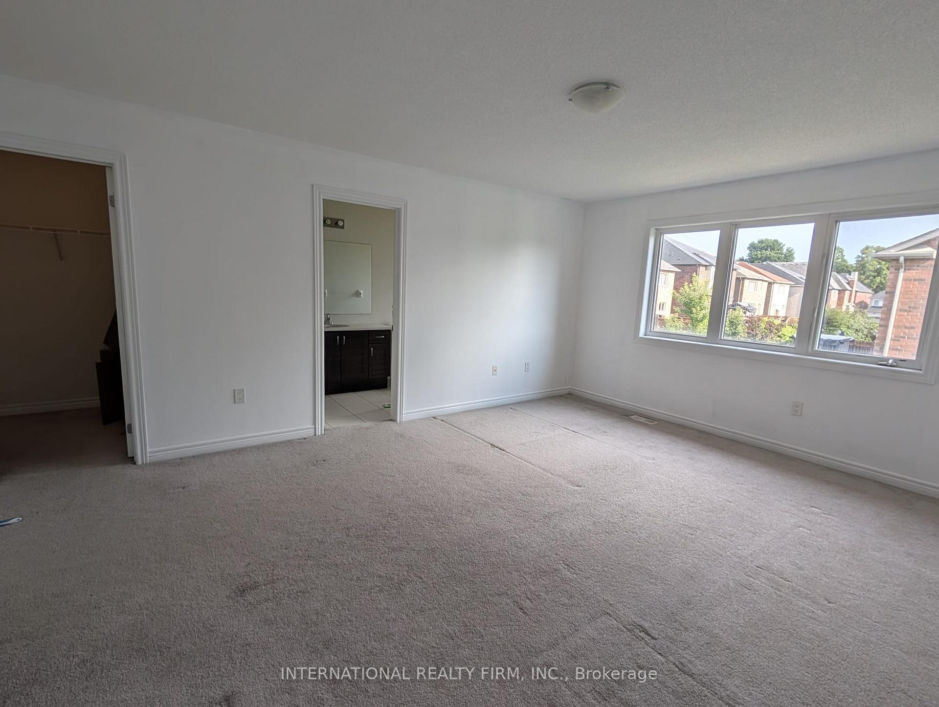 Photo 11 of Unit Main, 734 Yarfield Crescent, Newmarket, Glenway Estates — HOMEH