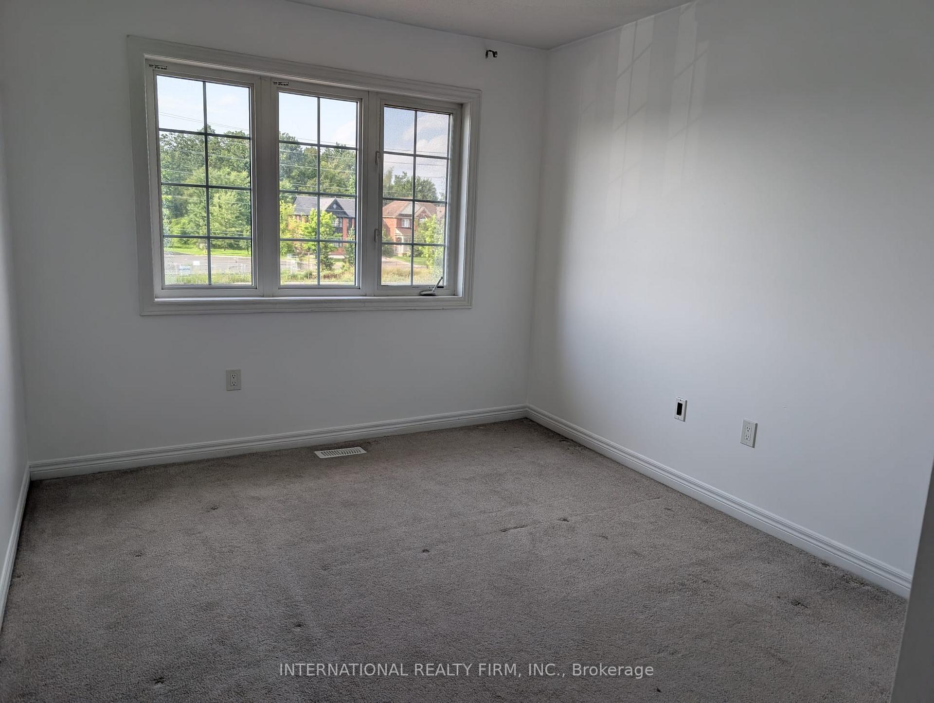 Photo 15 of Unit Main, 734 Yarfield Crescent, Newmarket, Glenway Estates — HOMEH