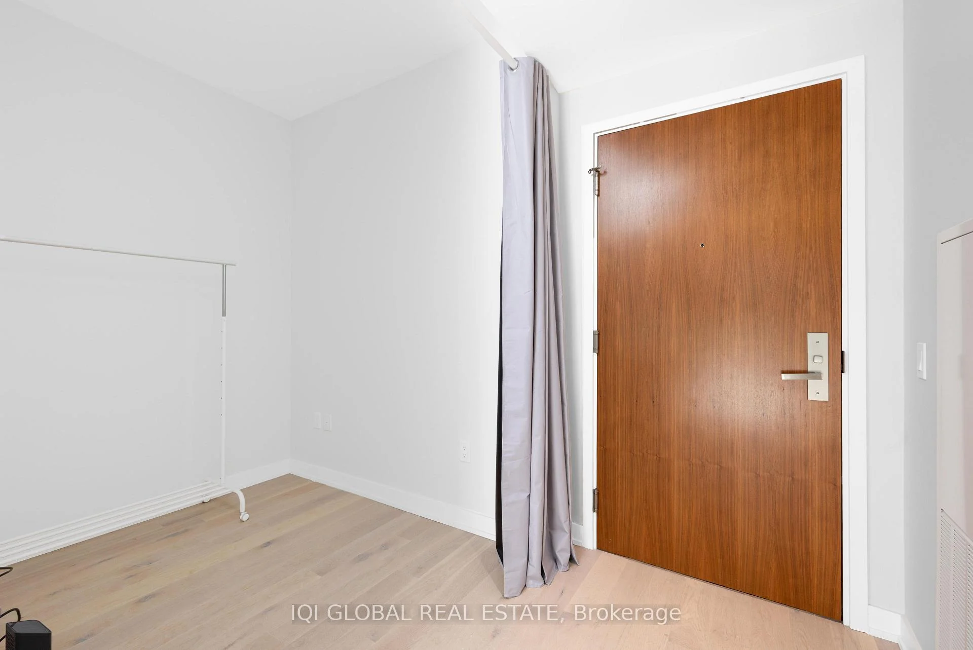 Photo 6 of Unit 2205, 15 Queens Quay Street E, Toronto, Waterfront Communities — HOMEH