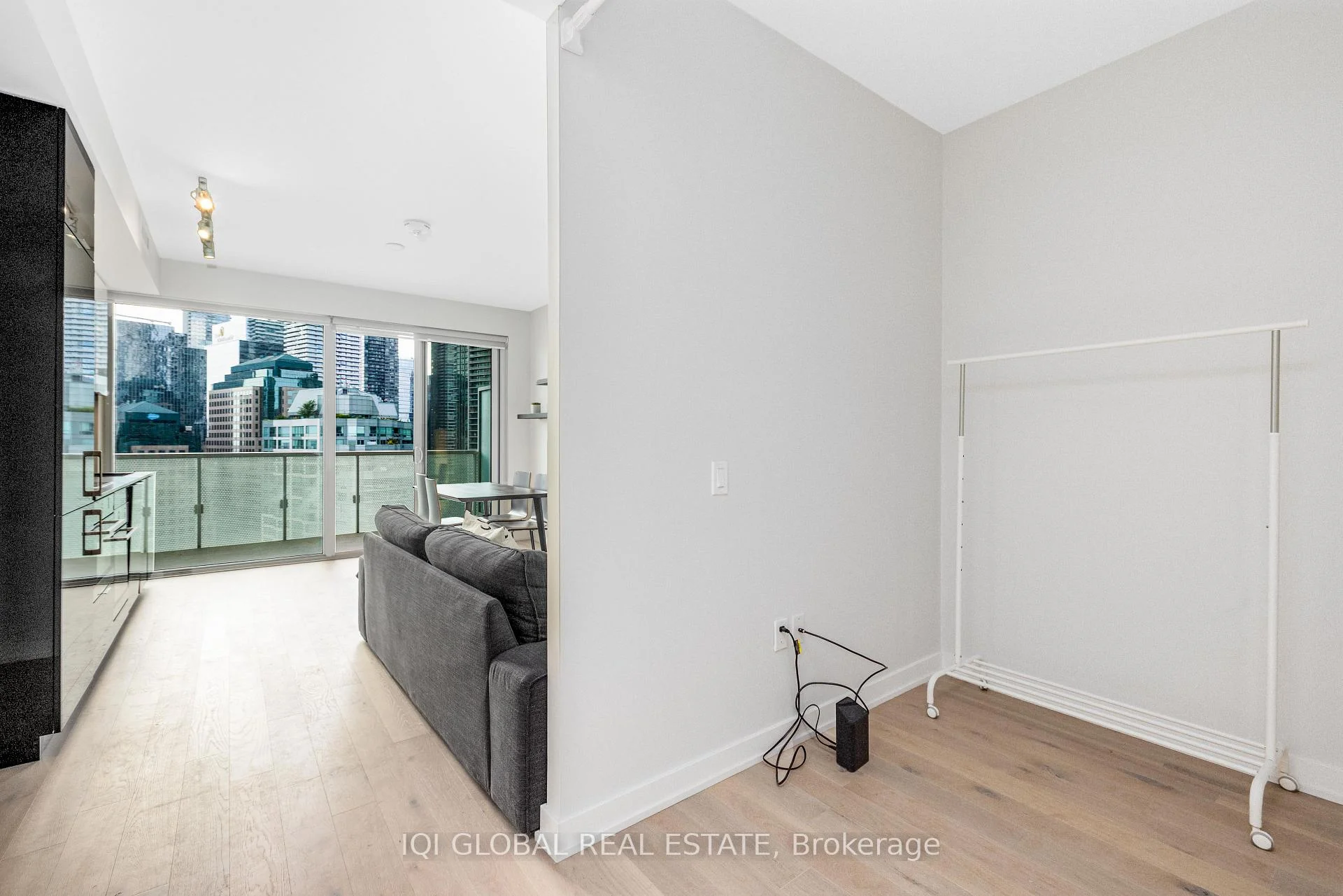 Photo 8 of Unit 2205, 15 Queens Quay Street E, Toronto, Waterfront Communities — HOMEH