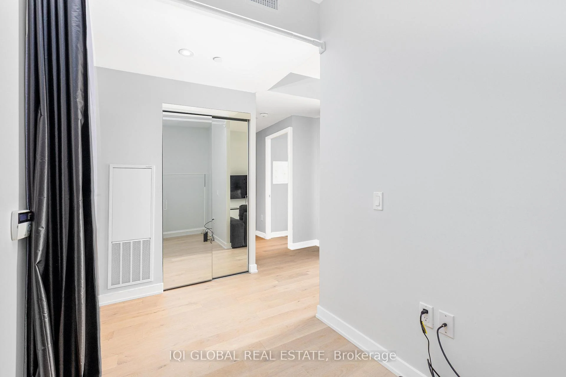 Photo 9 of Unit 2205, 15 Queens Quay Street E, Toronto, Waterfront Communities — HOMEH