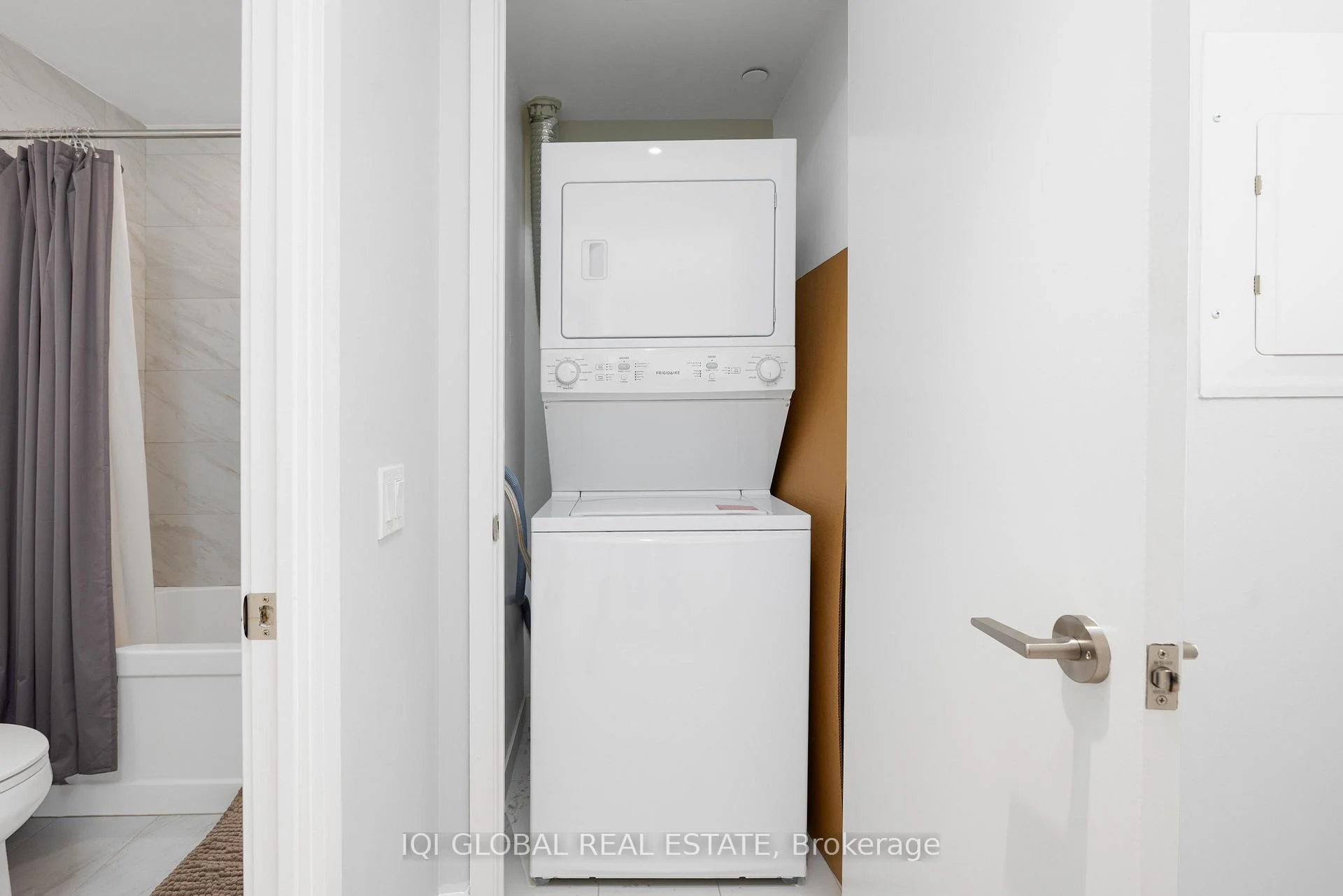 Photo 10 of Unit 2205, 15 Queens Quay Street E, Toronto, Waterfront Communities — HOMEH