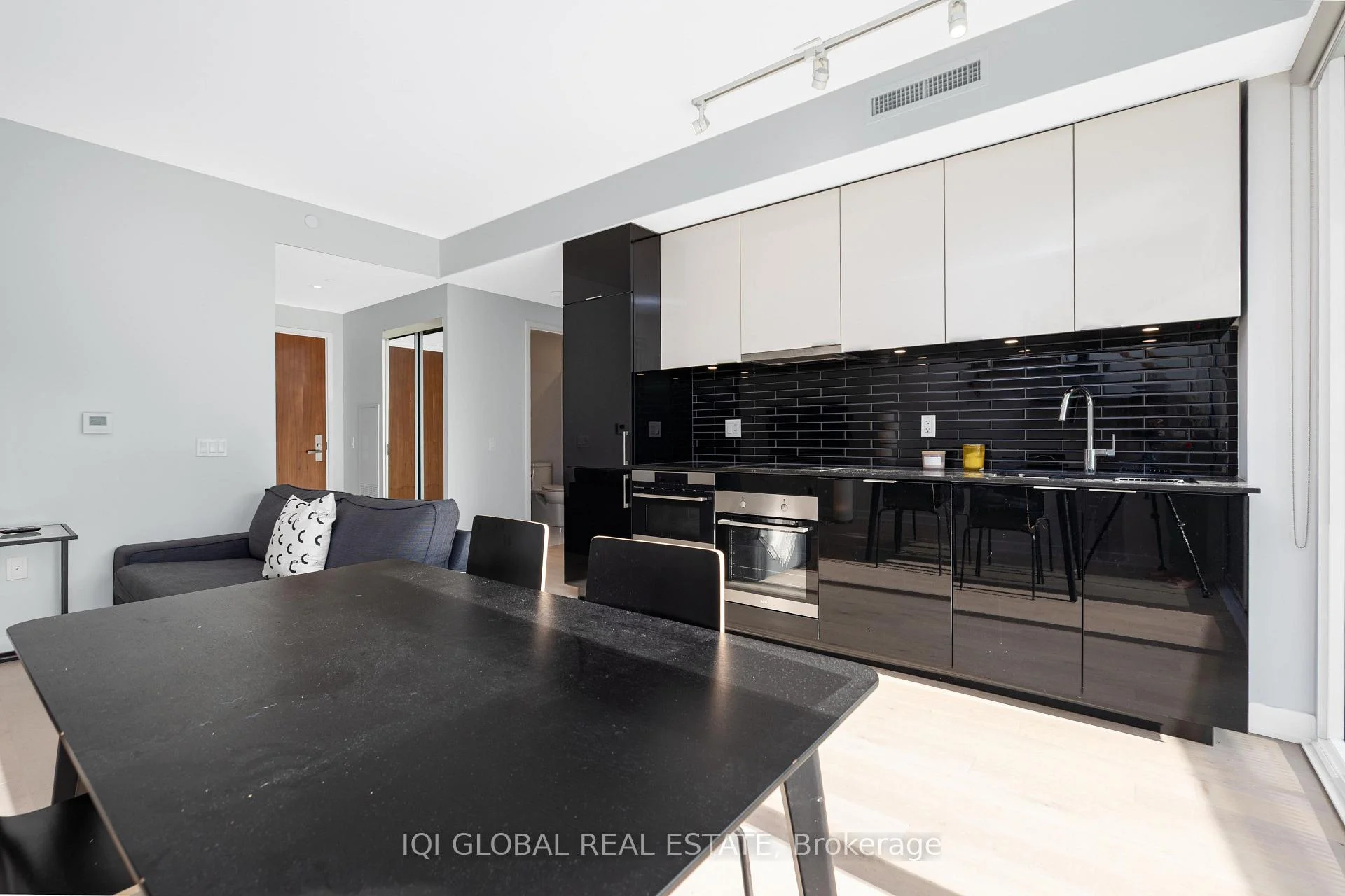 Photo 15 of Unit 2205, 15 Queens Quay Street E, Toronto, Waterfront Communities — HOMEH