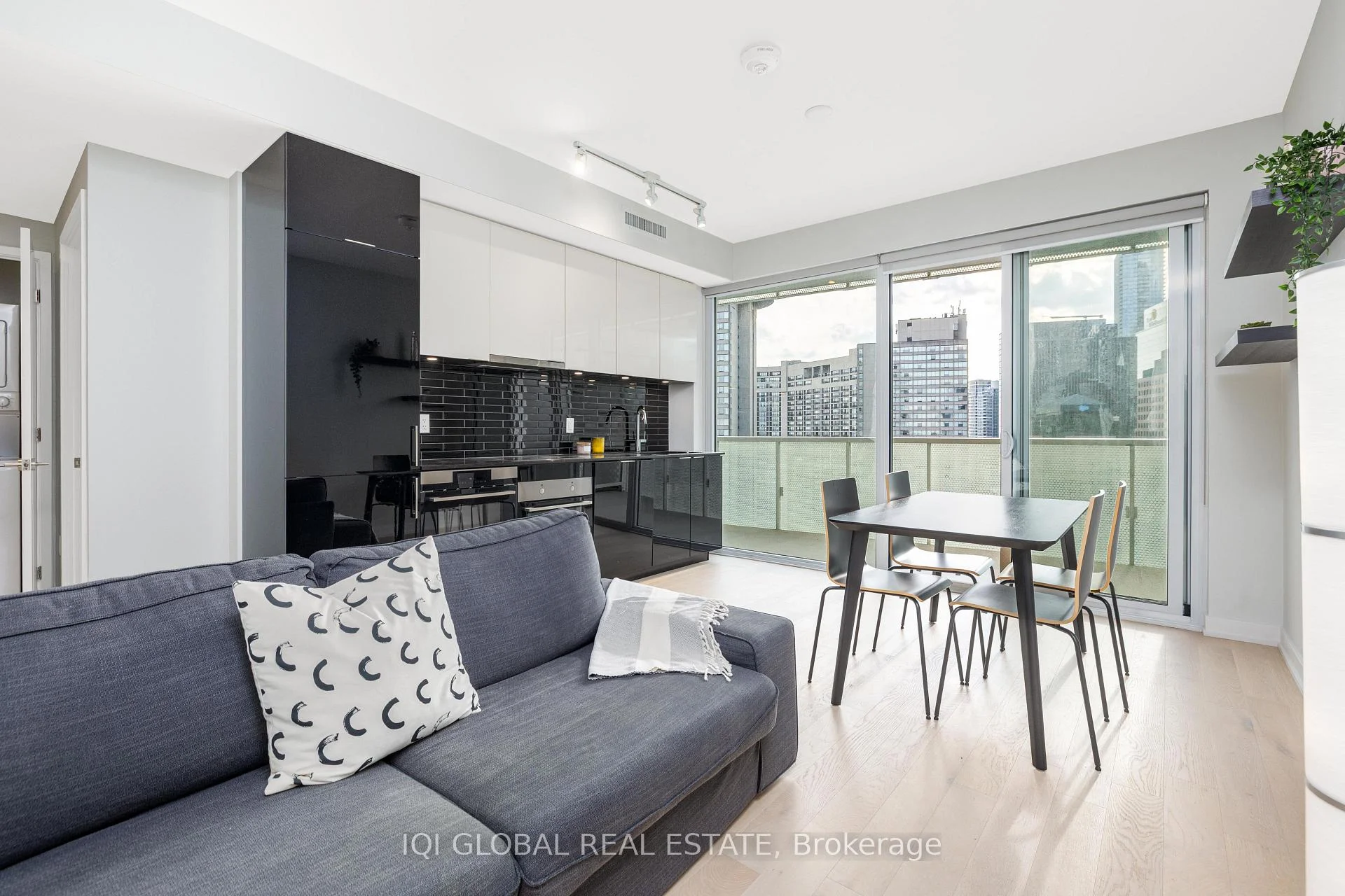 Photo 16 of Unit 2205, 15 Queens Quay Street E, Toronto, Waterfront Communities — HOMEH