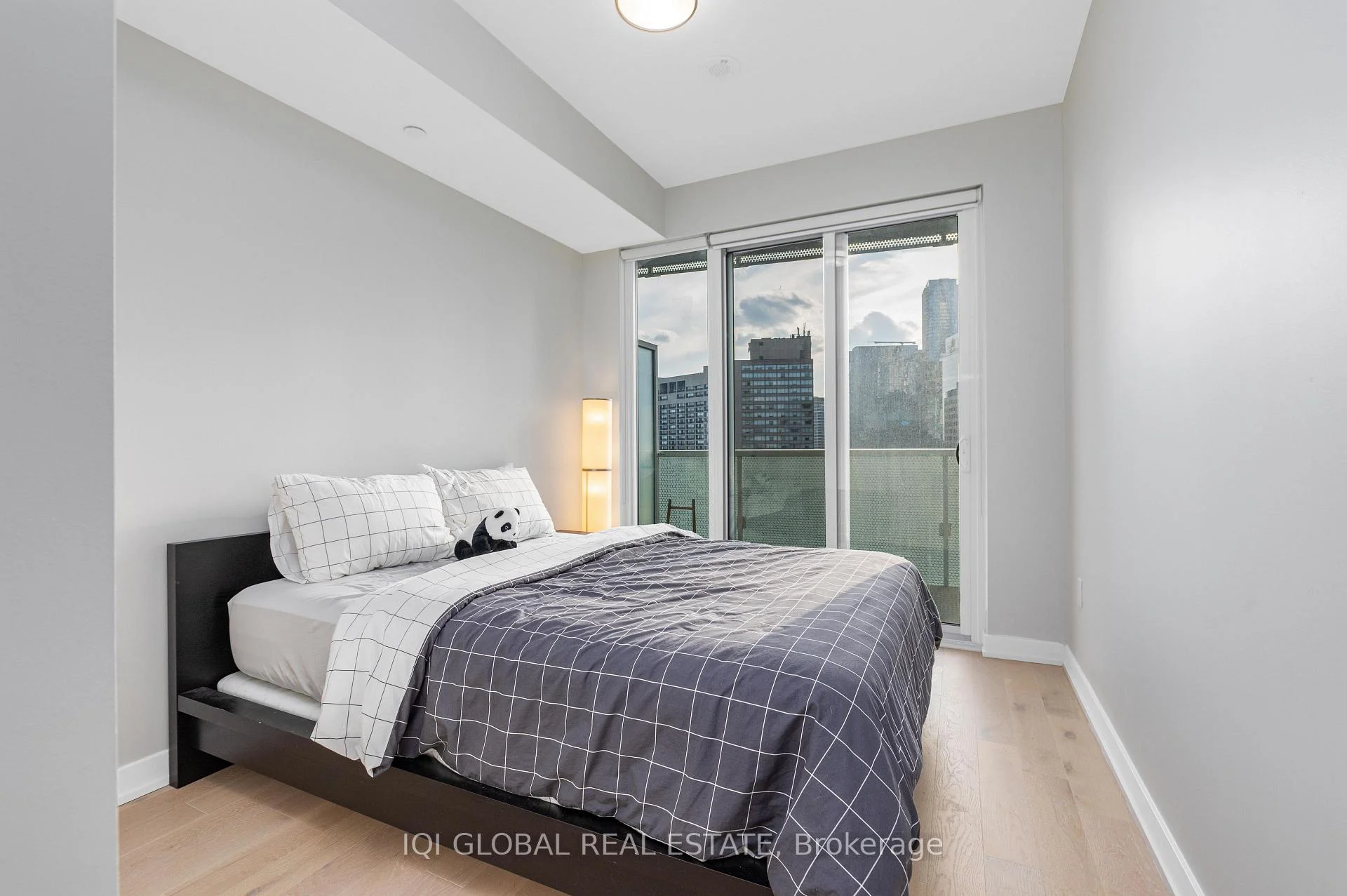 Photo 17 of Unit 2205, 15 Queens Quay Street E, Toronto, Waterfront Communities — HOMEH