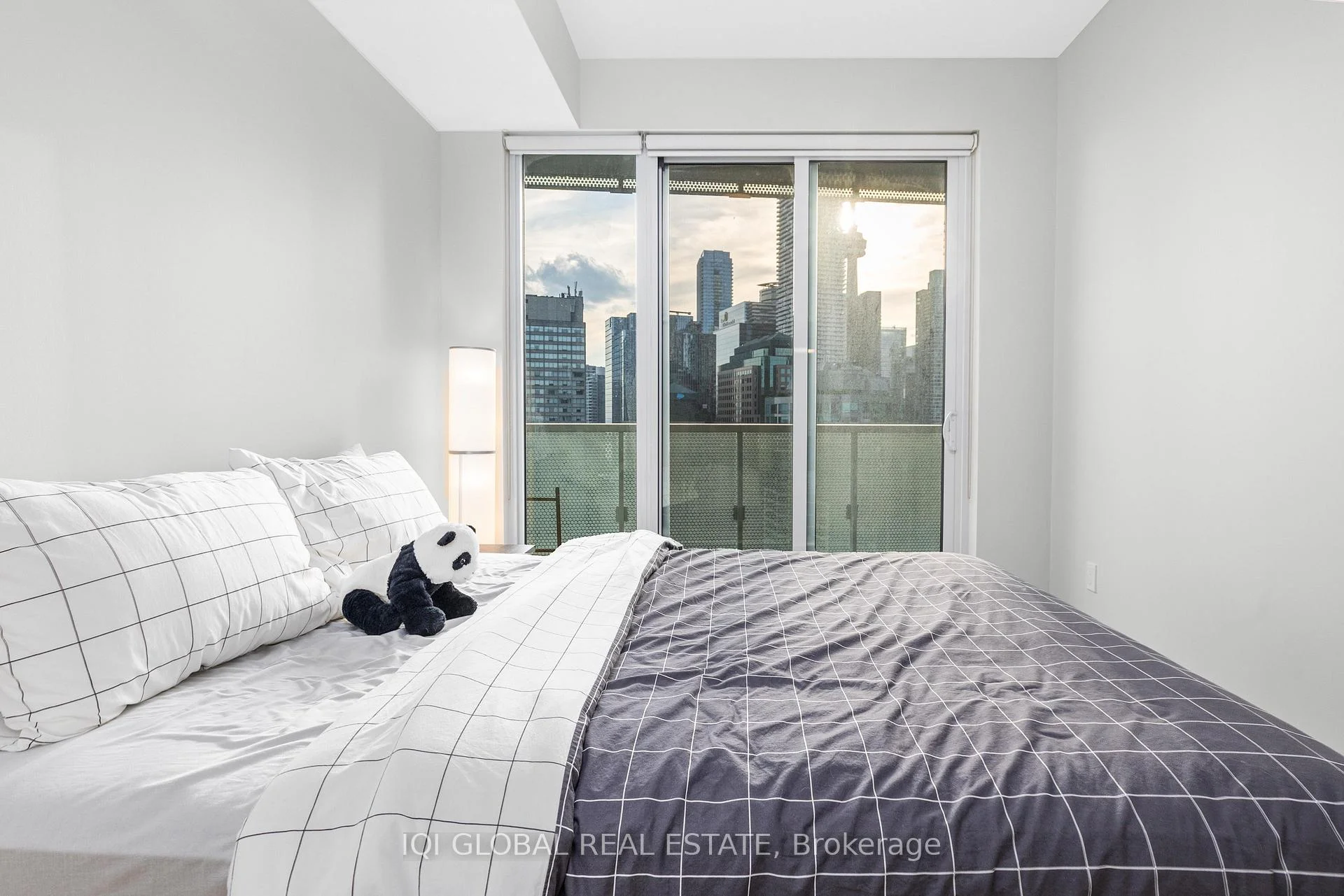 Photo 18 of Unit 2205, 15 Queens Quay Street E, Toronto, Waterfront Communities — HOMEH