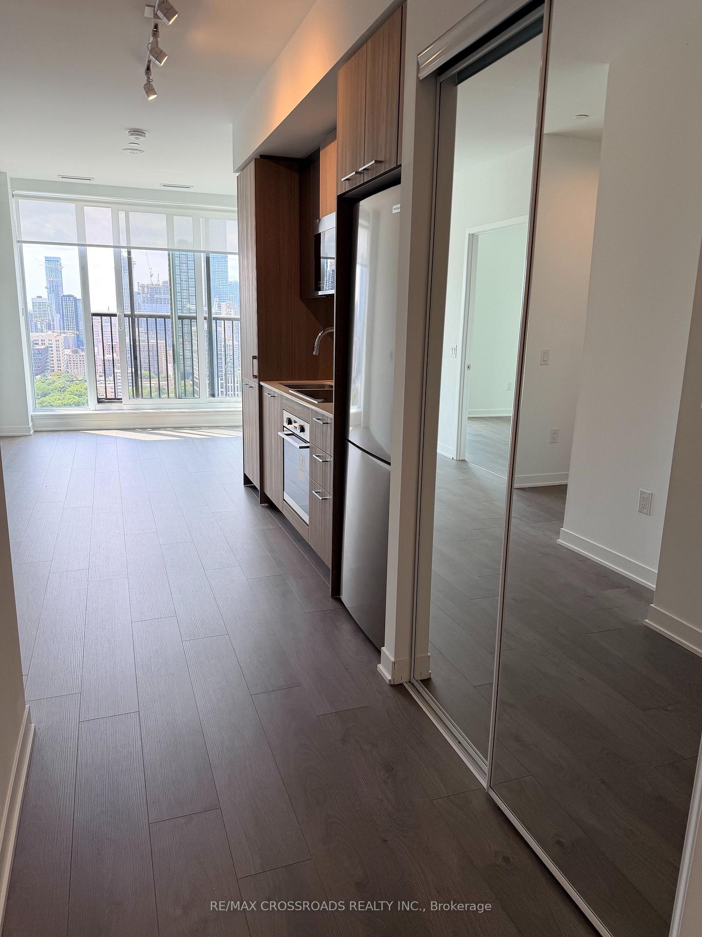 Photo 9 of Unit 2501, 10 Oak Street, Toronto, Regent Park — HOMEH