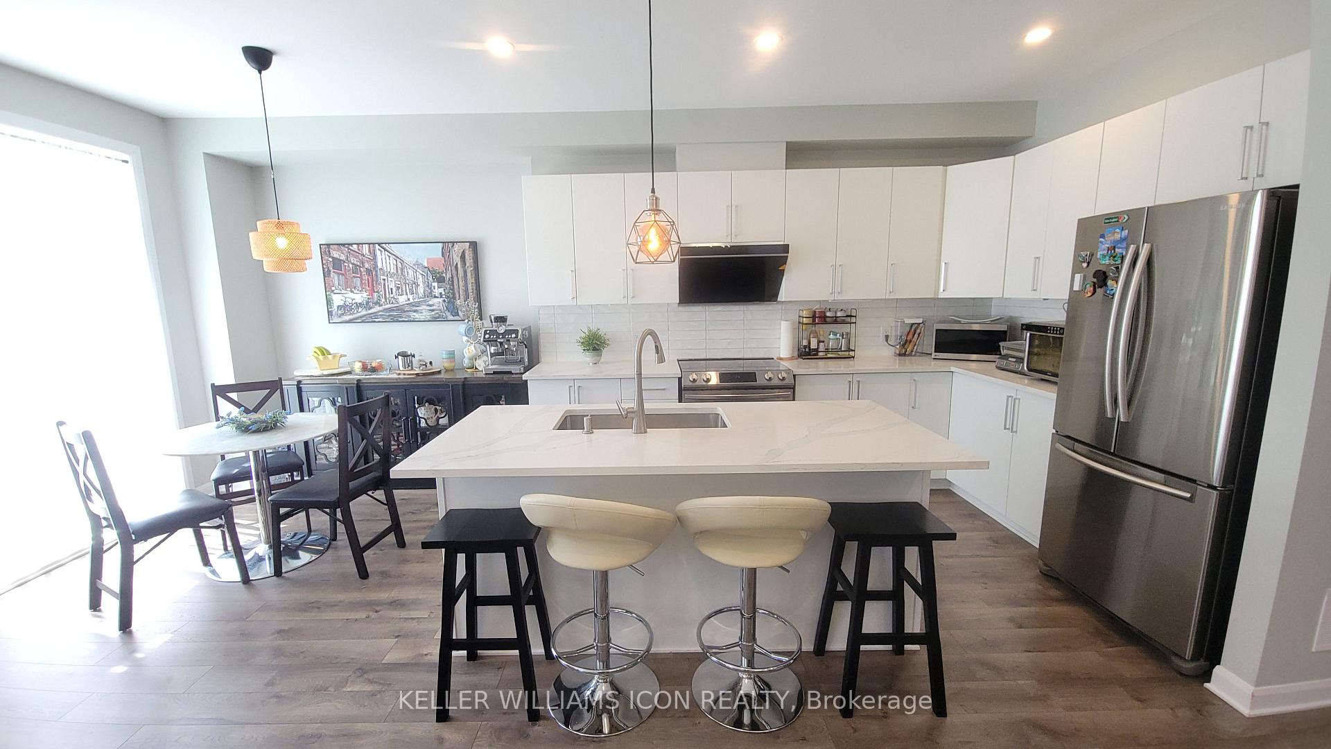 Photo 4 of 1028 Speedvale Court, Ottawa, Kanata - Kanata Lakes/Heritage Hills — HOMEH