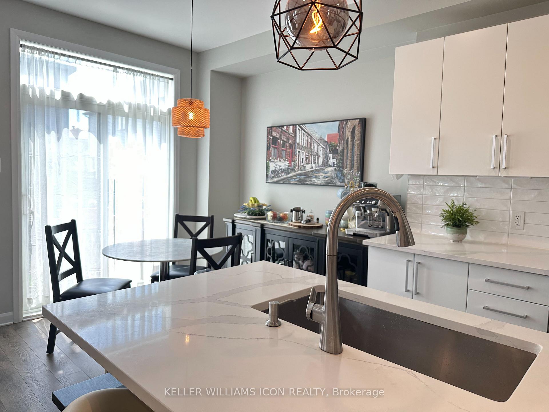 Photo 5 of 1028 Speedvale Court, Ottawa, Kanata - Kanata Lakes/Heritage Hills — HOMEH