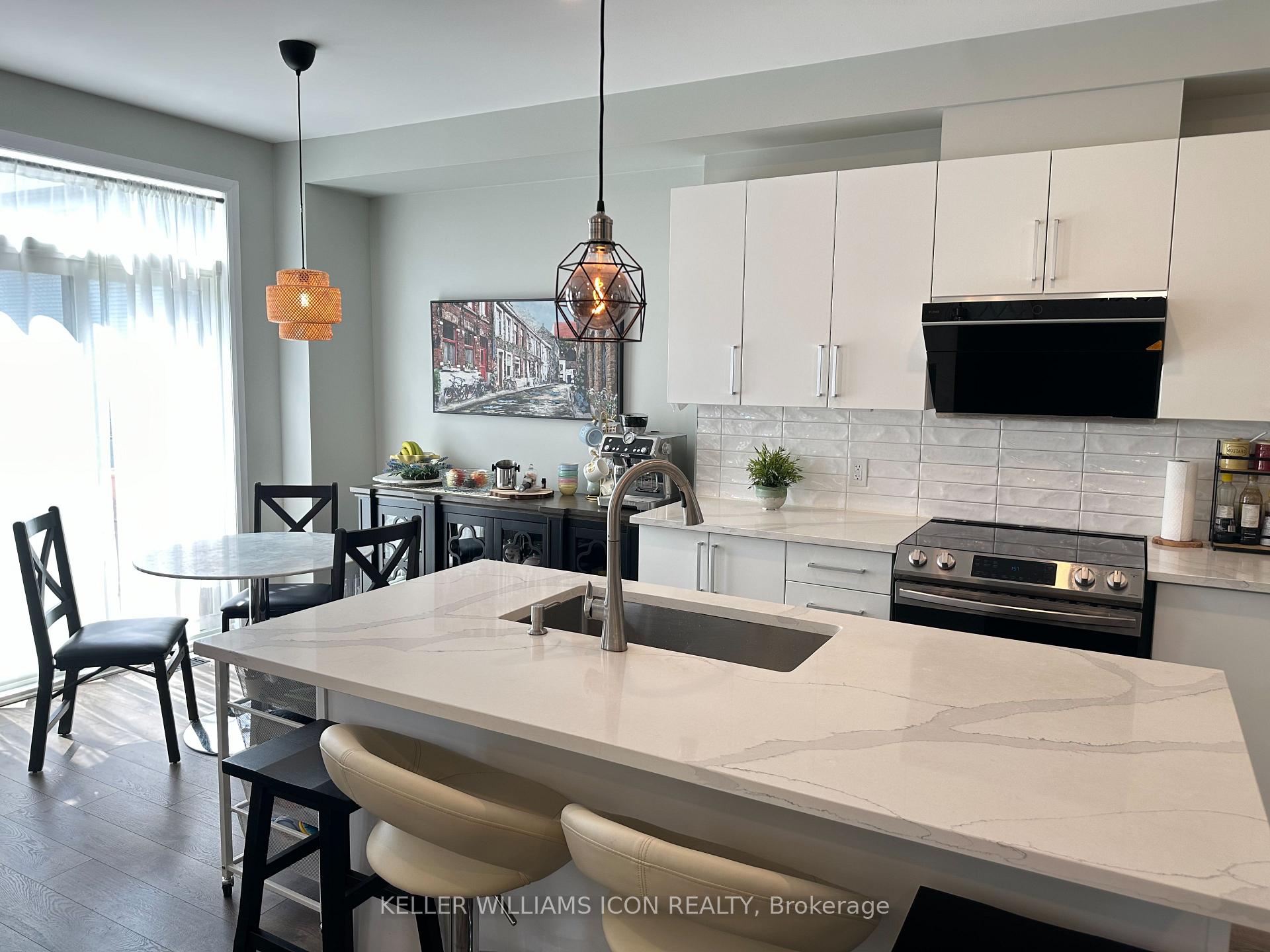Photo 6 of 1028 Speedvale Court, Ottawa, Kanata - Kanata Lakes/Heritage Hills — HOMEH
