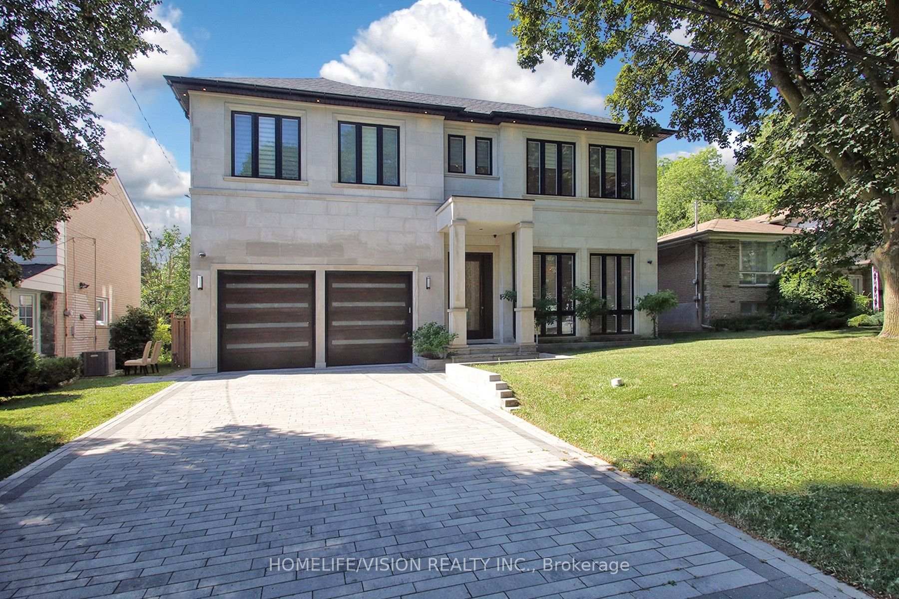 Front of 35 Longwood Drive S