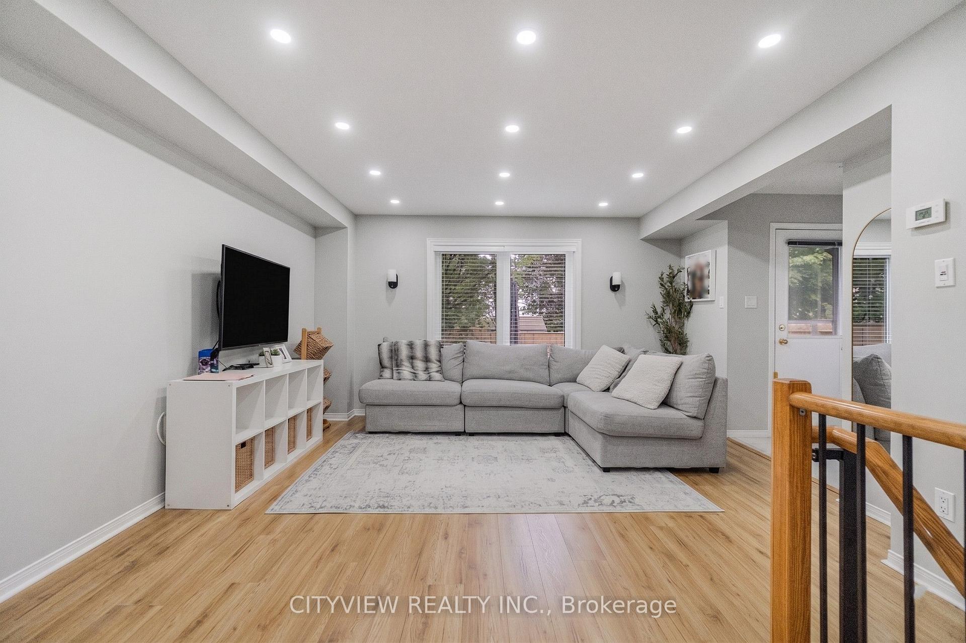 Photo 3 of Unit 25B, 5865 Dalebrook Crescent, Mississauga, Central Erin Mills — HOMEH