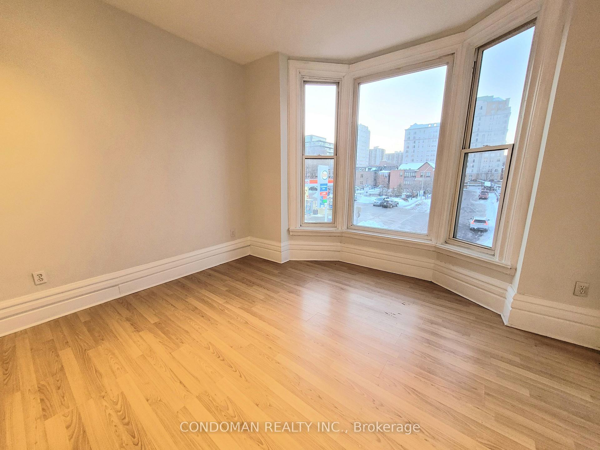 Photo 2 of Unit 4, 139 1/2 John Street S, Hamilton, Corktown — HOMEH