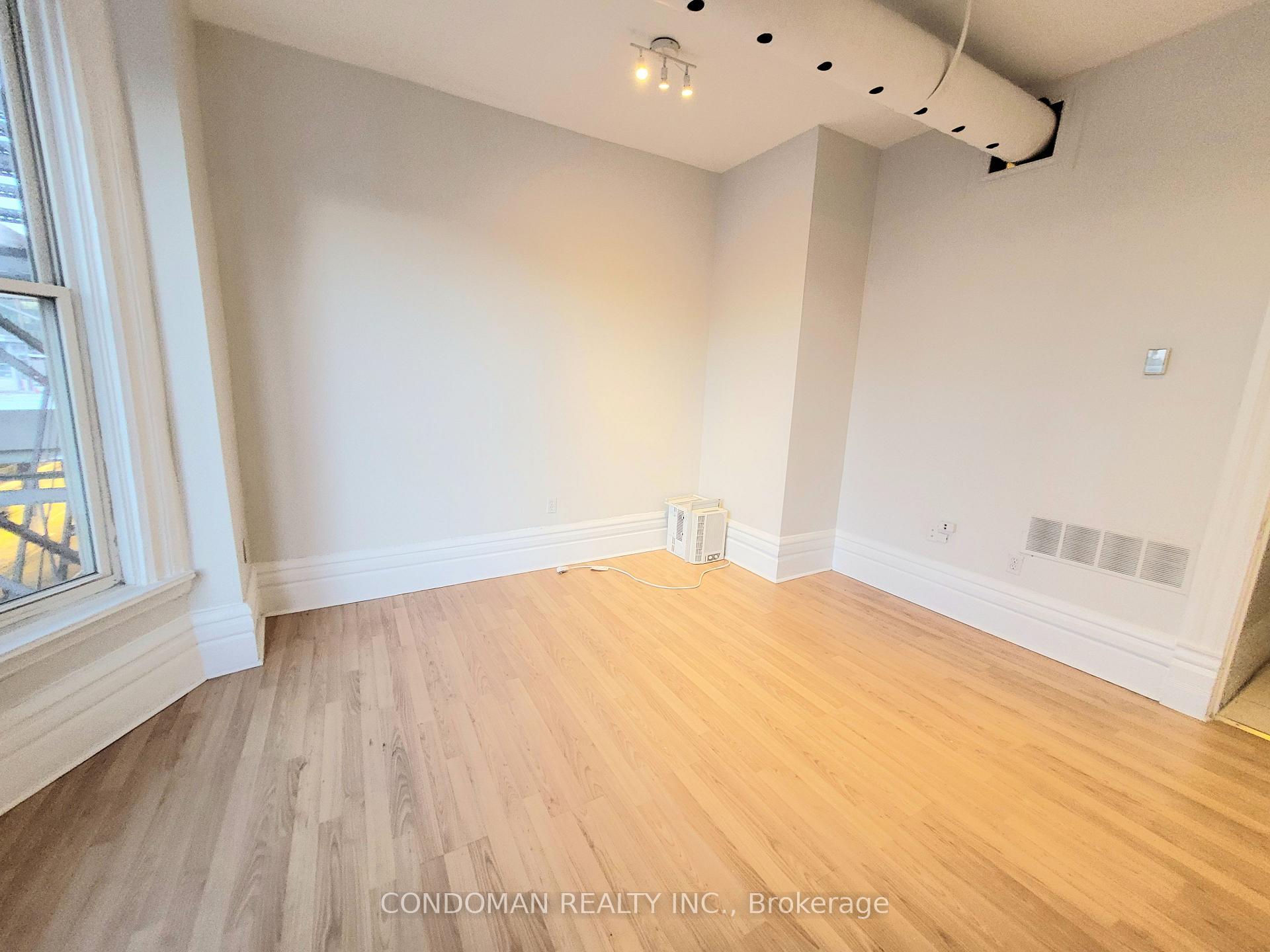 Photo 4 of Unit 4, 139 1/2 John Street S, Hamilton, Corktown — HOMEH