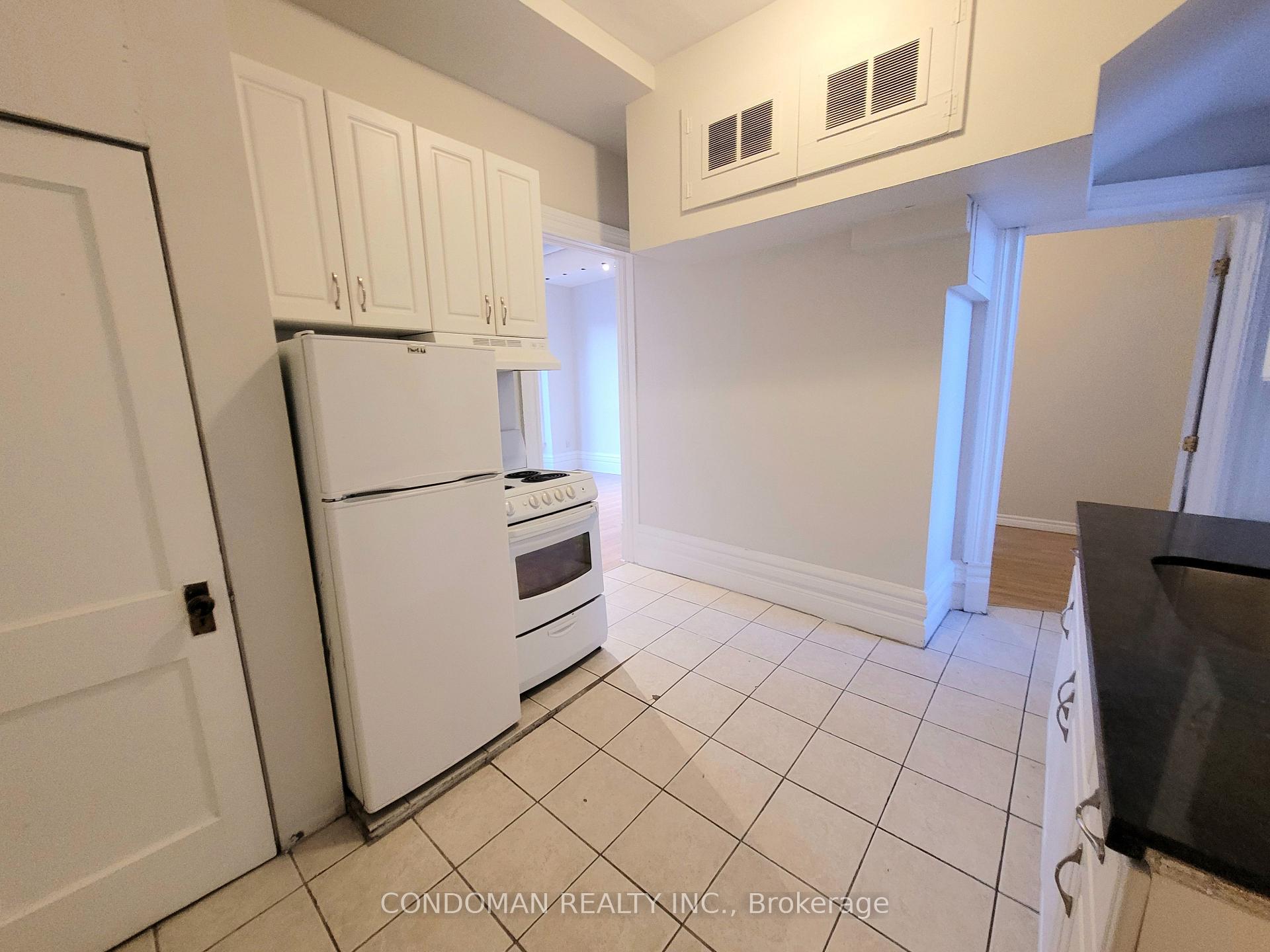 Photo 5 of Unit 4, 139 1/2 John Street S, Hamilton, Corktown — HOMEH