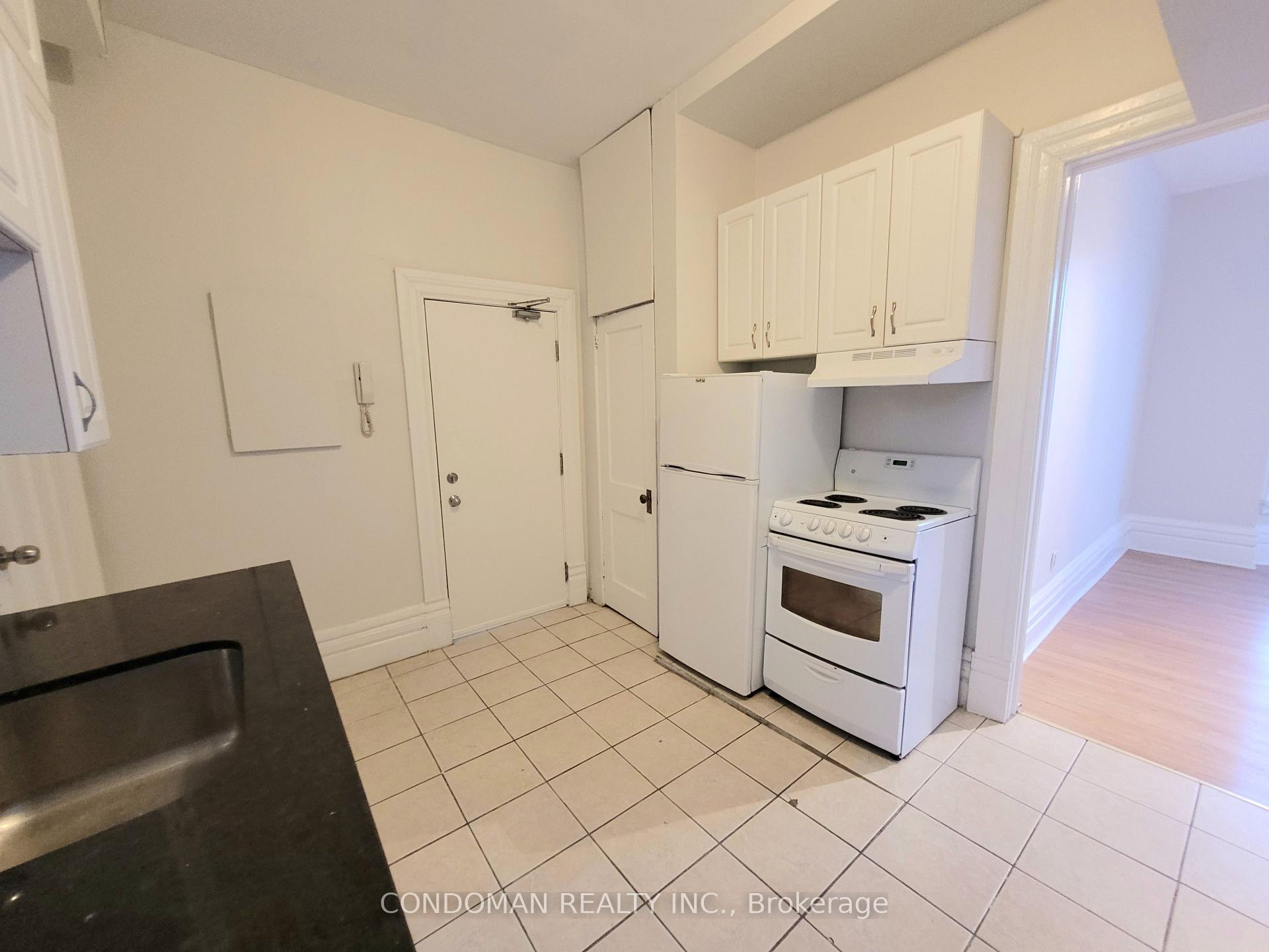 Photo 6 of Unit 4, 139 1/2 John Street S, Hamilton, Corktown — HOMEH