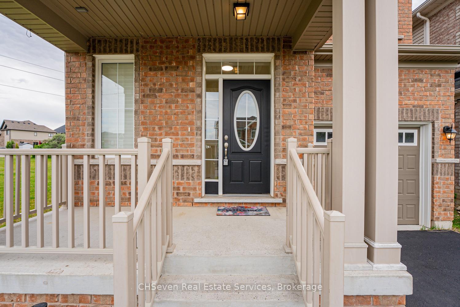Photo 3 of 669 Doon South Drive, Kitchener, Doon South — HOMEH