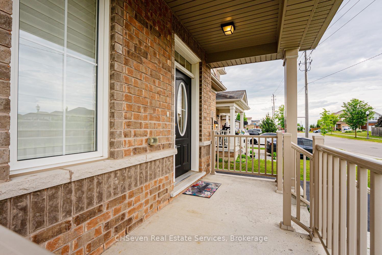 Photo 4 of 669 Doon South Drive, Kitchener, Doon South — HOMEH