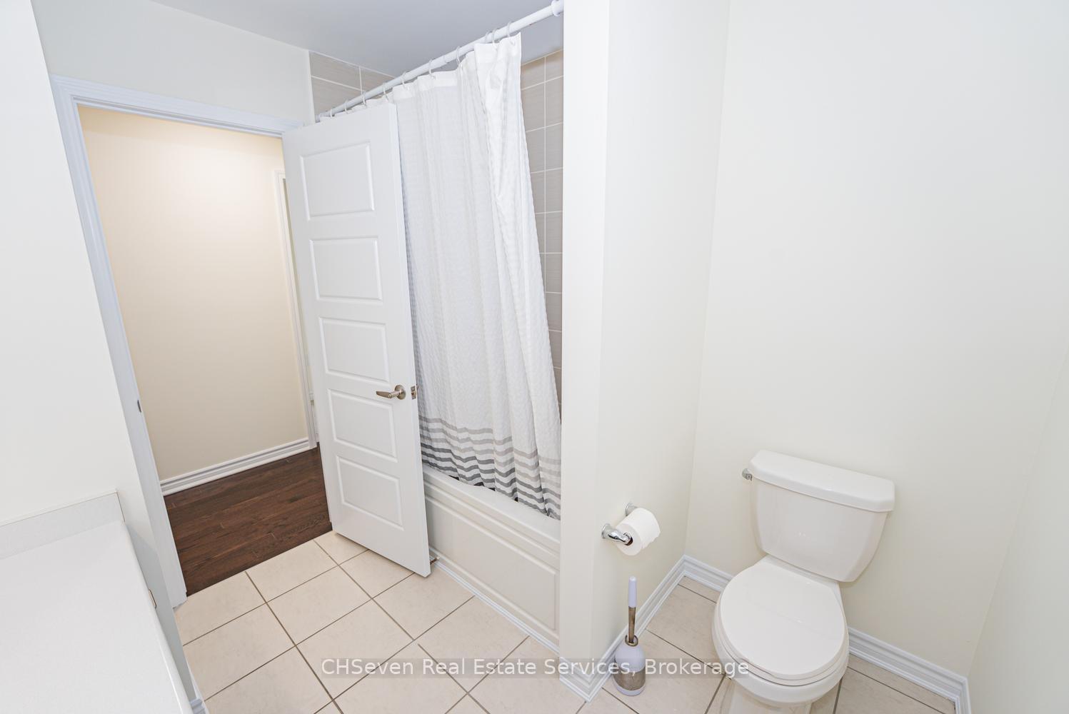 Photo 33 of 669 Doon South Drive, Kitchener, Doon South — HOMEH