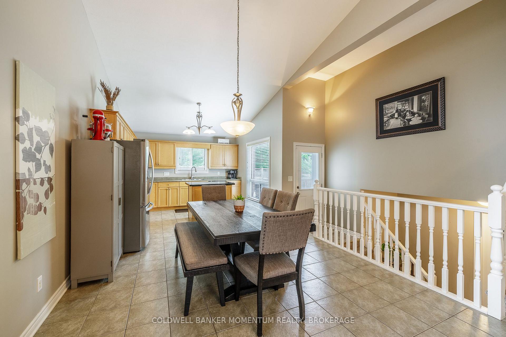 Photo 12 of 18 Loretta Drive, Niagara-on-the-Lake, Virgil — HOMEH