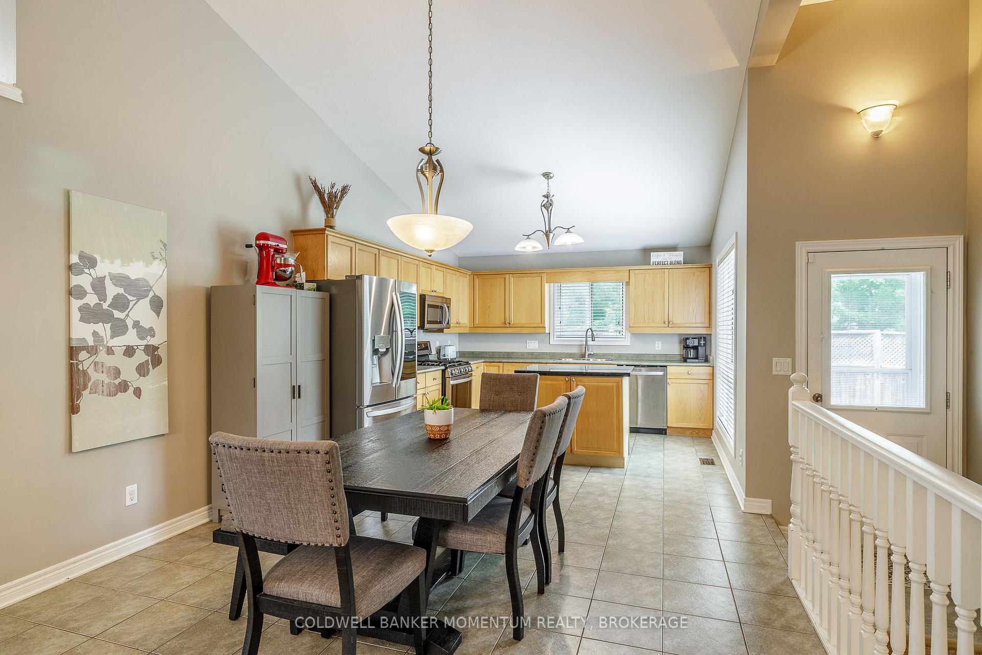 Photo 13 of 18 Loretta Drive, Niagara-on-the-Lake, Virgil — HOMEH