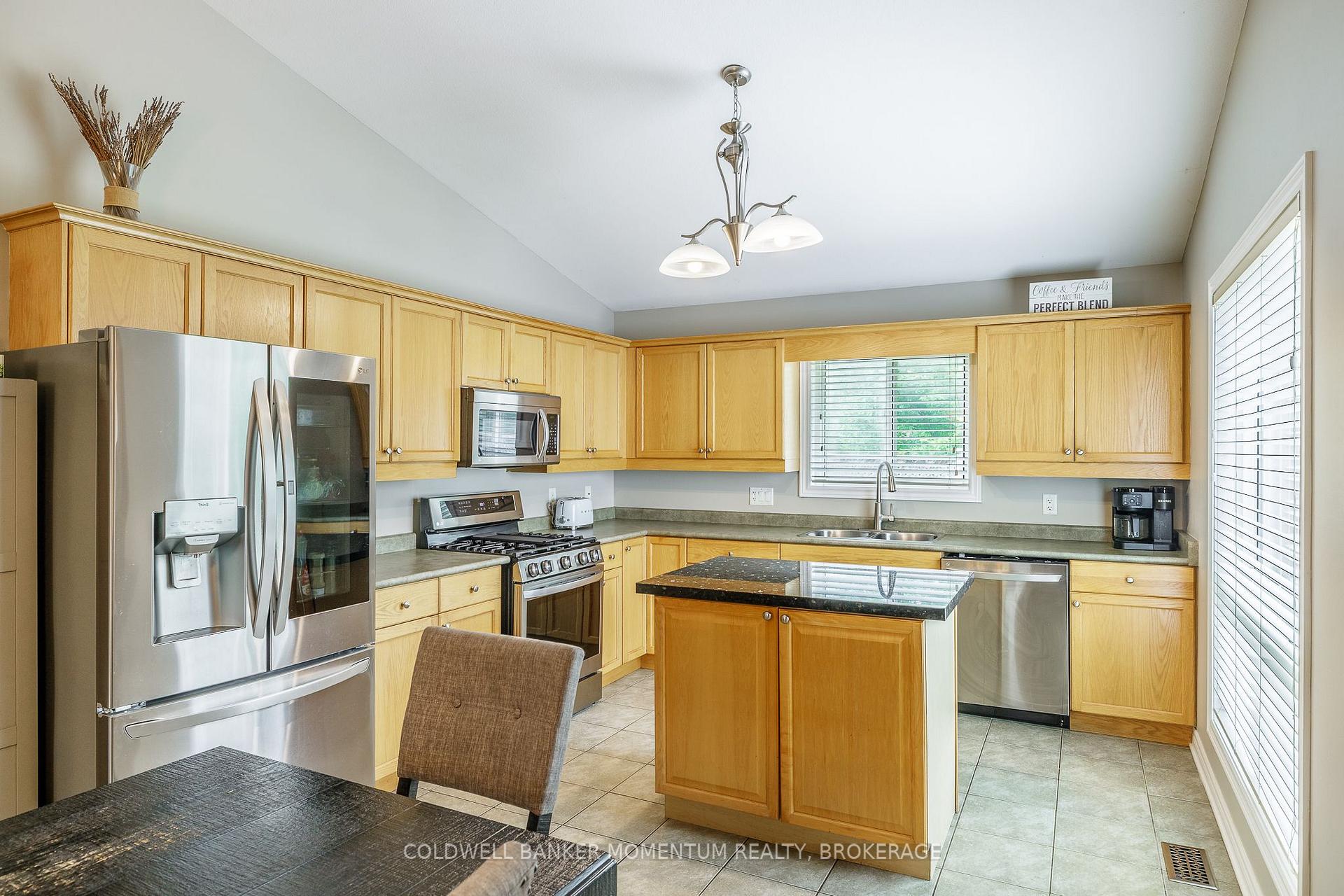 Photo 14 of 18 Loretta Drive, Niagara-on-the-Lake, Virgil — HOMEH
