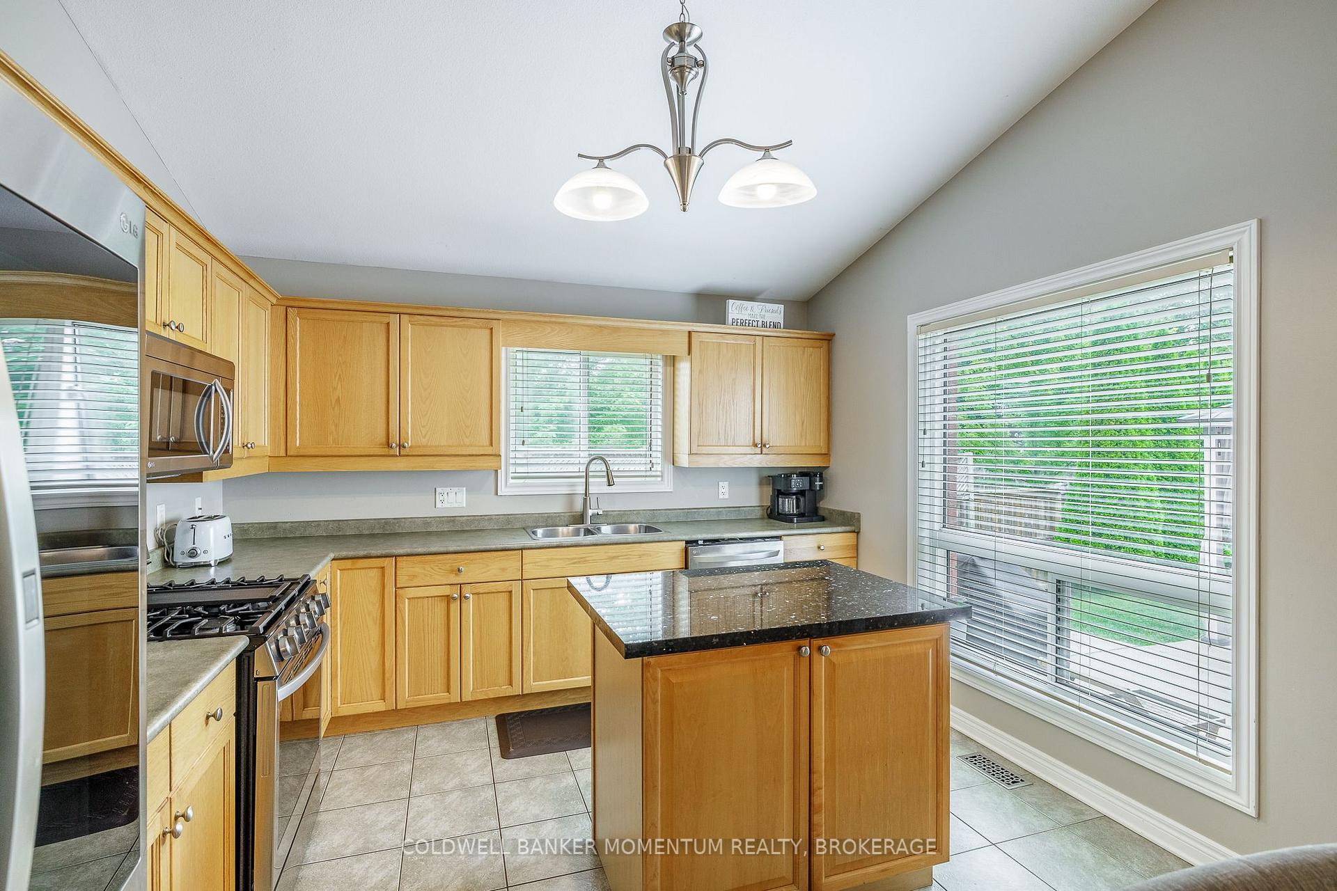 Photo 15 of 18 Loretta Drive, Niagara-on-the-Lake, Virgil — HOMEH