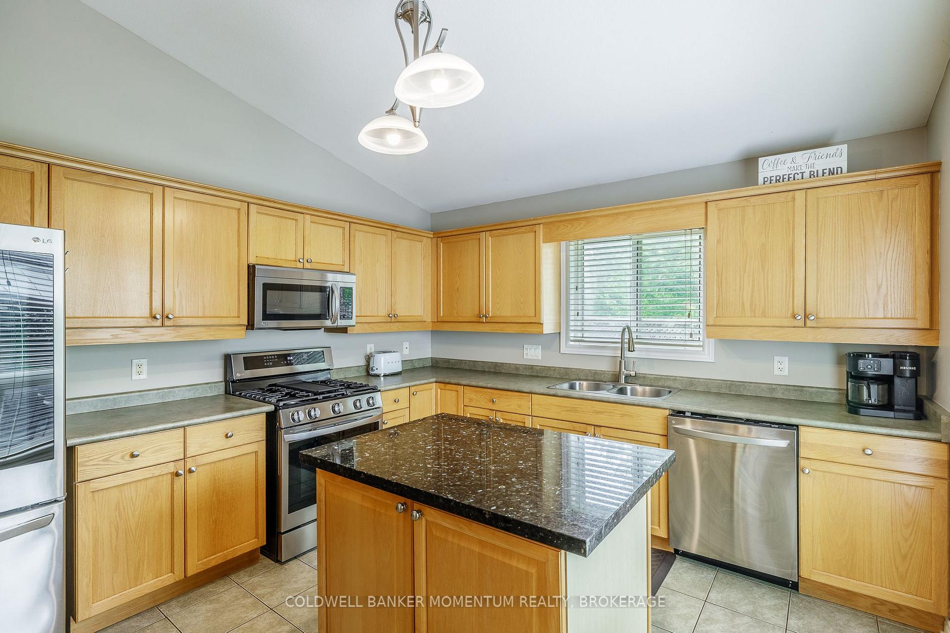Photo 16 of 18 Loretta Drive, Niagara-on-the-Lake, Virgil — HOMEH