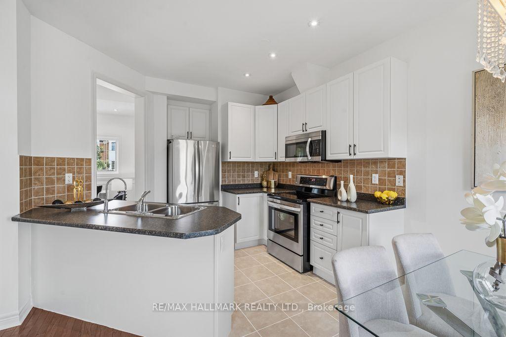 Photo 22 of Unit 24, 15 Old Colony Road, Richmond Hill, Oak Ridges Lake Wilcox — HOMEH