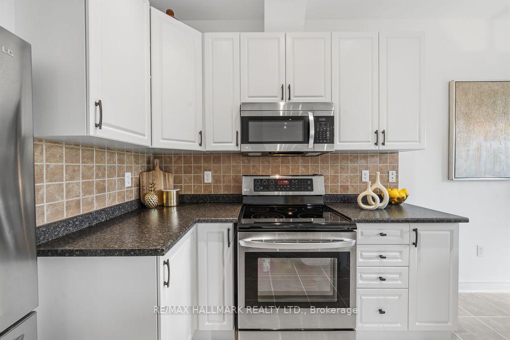 Photo 24 of Unit 24, 15 Old Colony Road, Richmond Hill, Oak Ridges Lake Wilcox — HOMEH