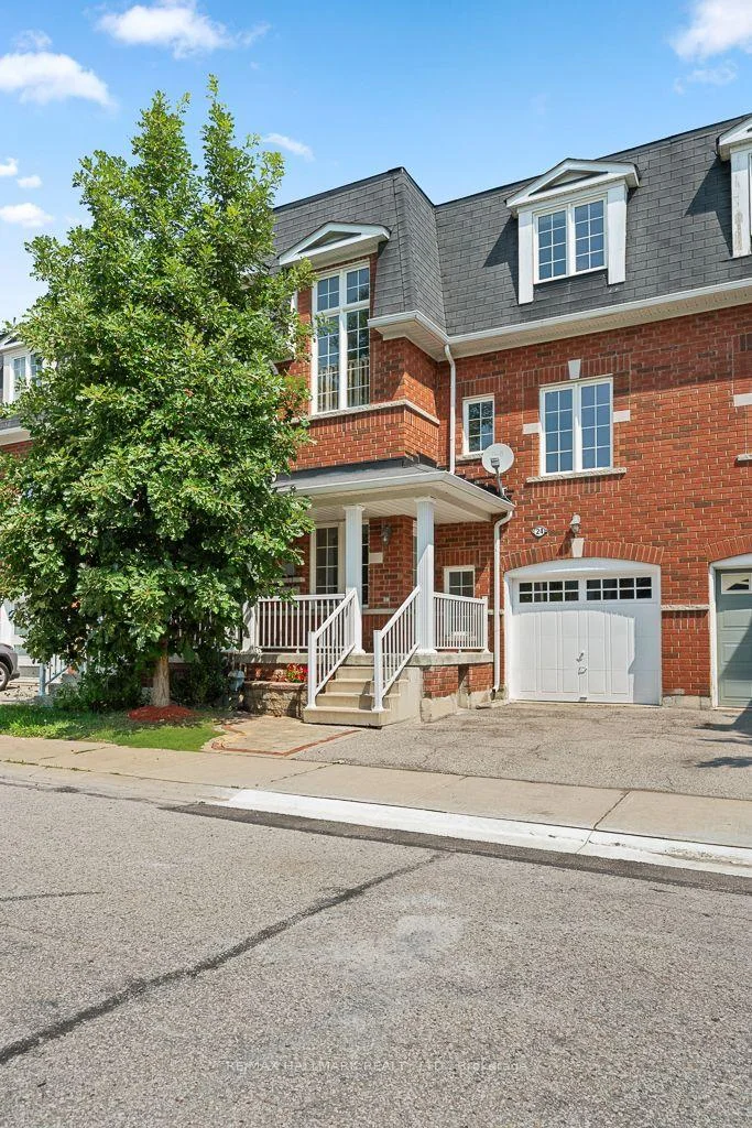 Photo 5 of Unit 24, 15 Old Colony Road, Richmond Hill, Oak Ridges Lake Wilcox — HOMEH