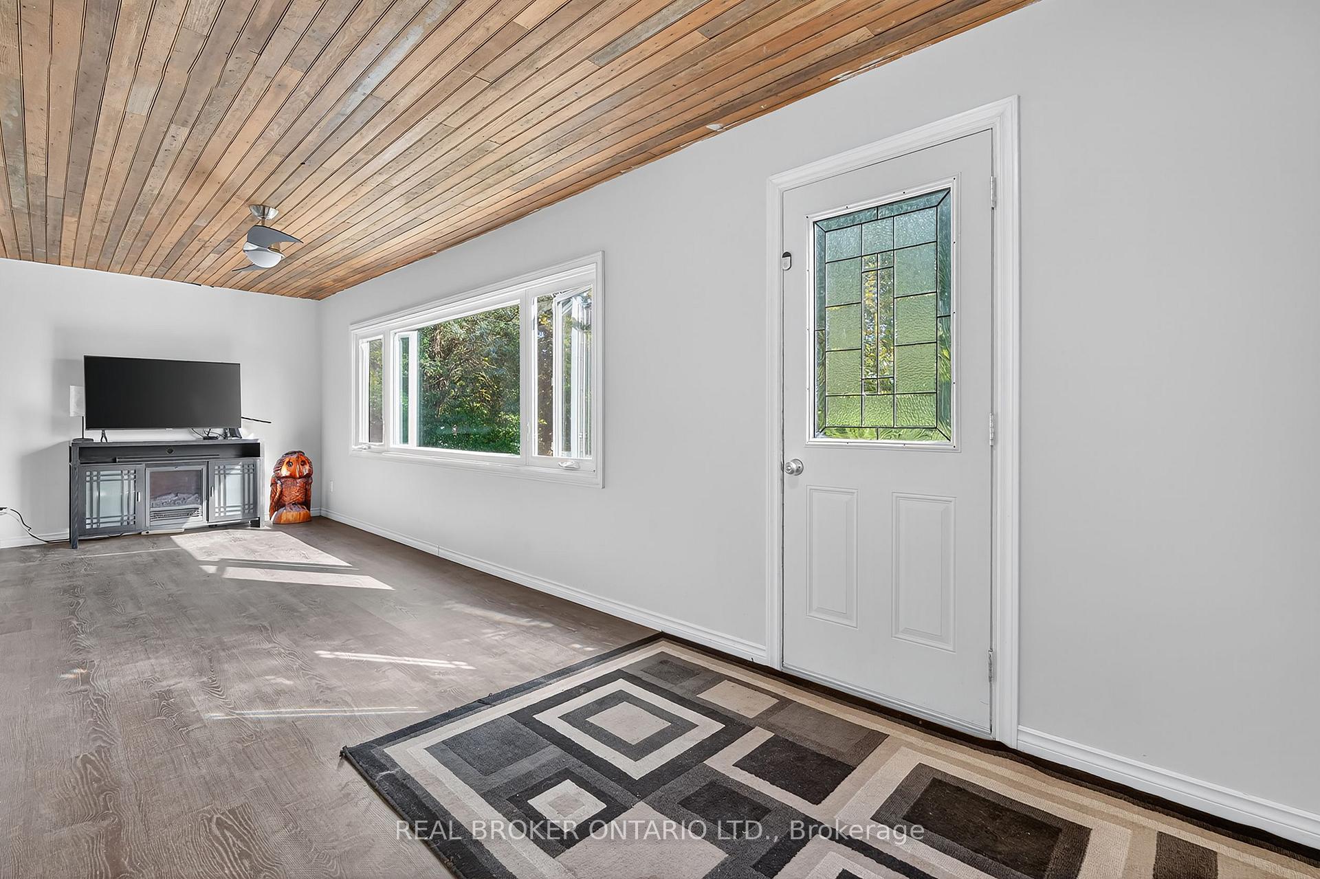 Photo 3 of 312 Old Guelph Road, Hamilton, Pleasant View — HOMEH