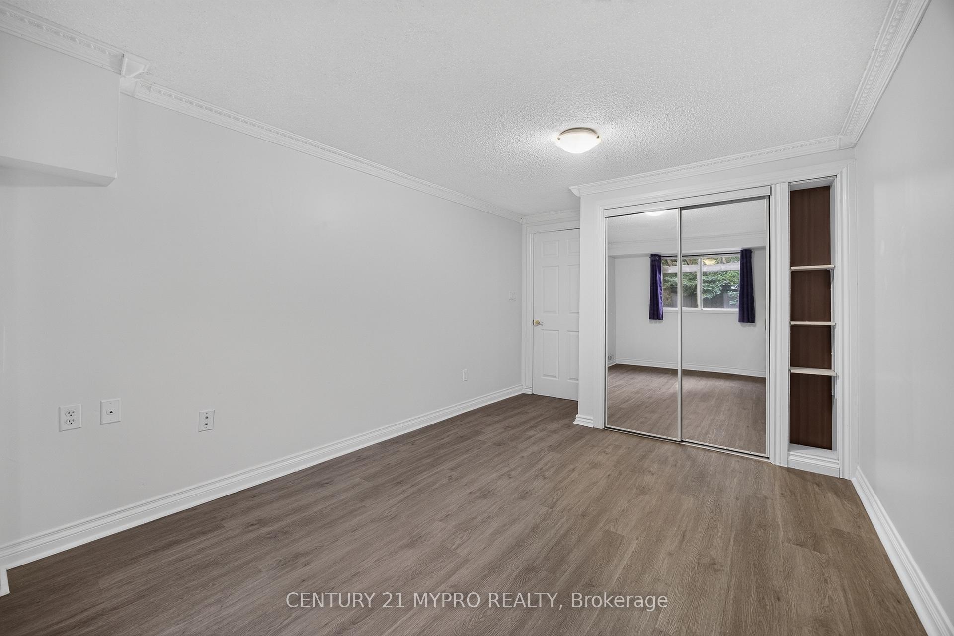 Photo 16 of 2501 Cobbinshaw Circle, Mississauga, Meadowvale — HOMEH