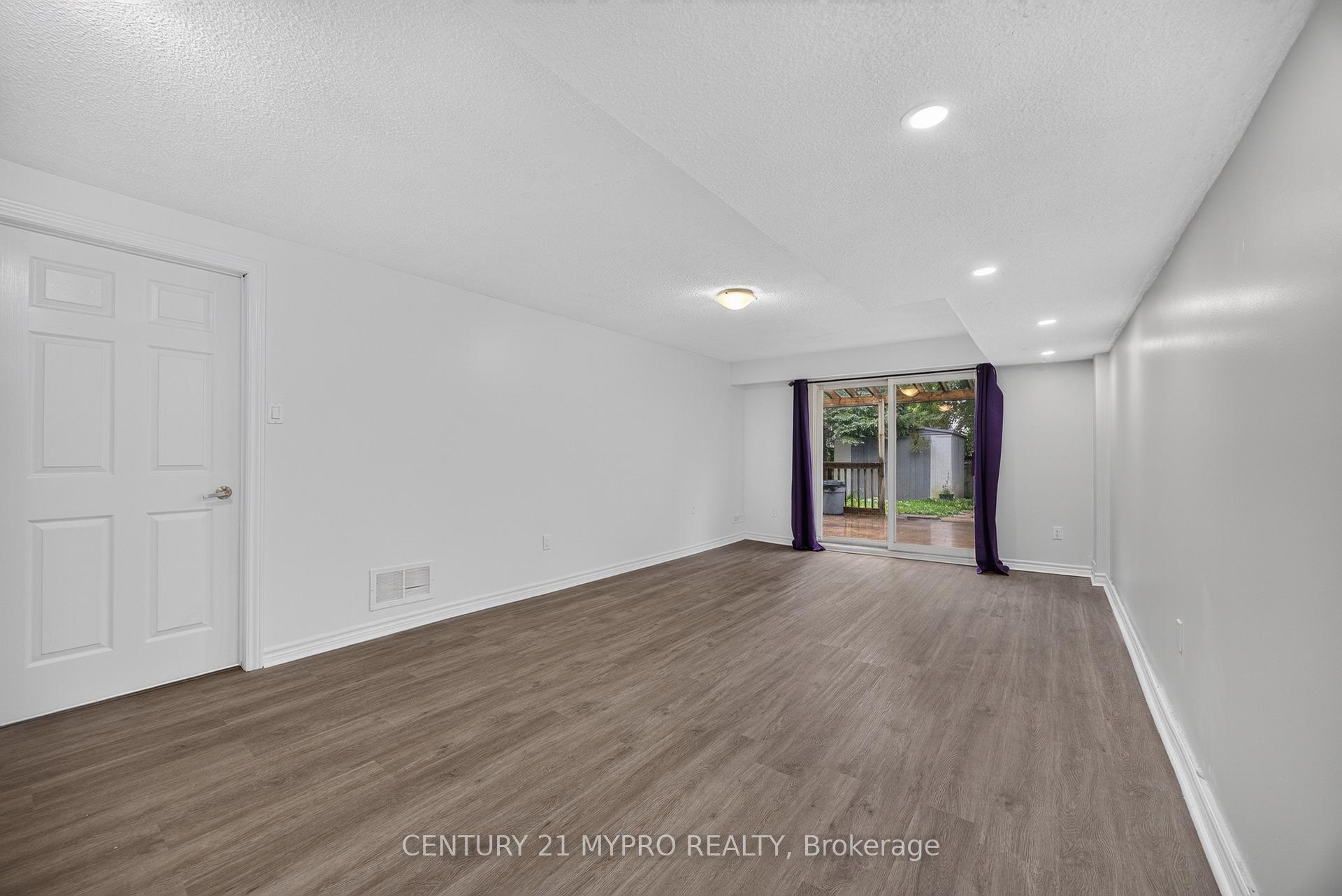Photo 18 of 2501 Cobbinshaw Circle, Mississauga, Meadowvale — HOMEH