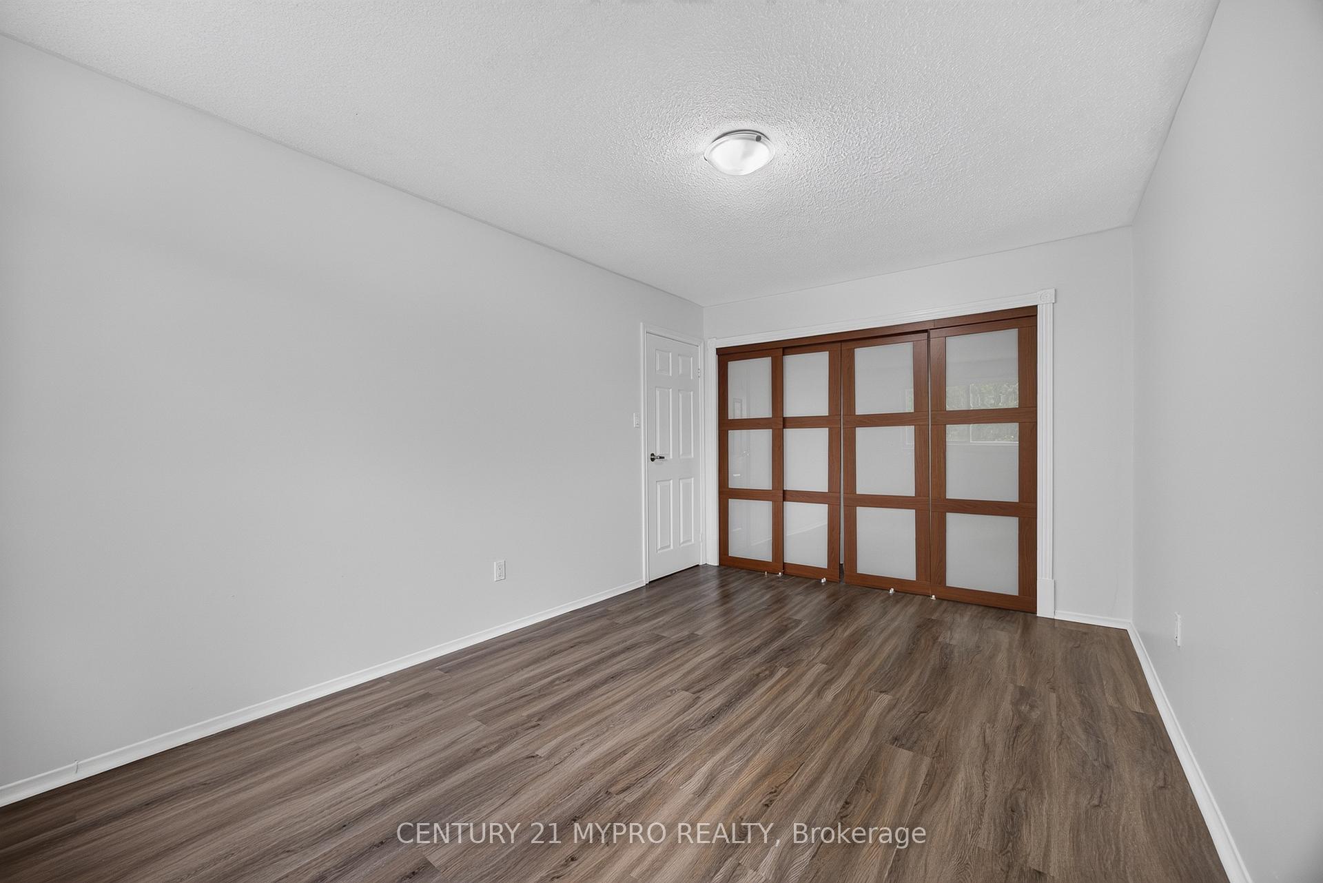 Photo 22 of 2501 Cobbinshaw Circle, Mississauga, Meadowvale — HOMEH