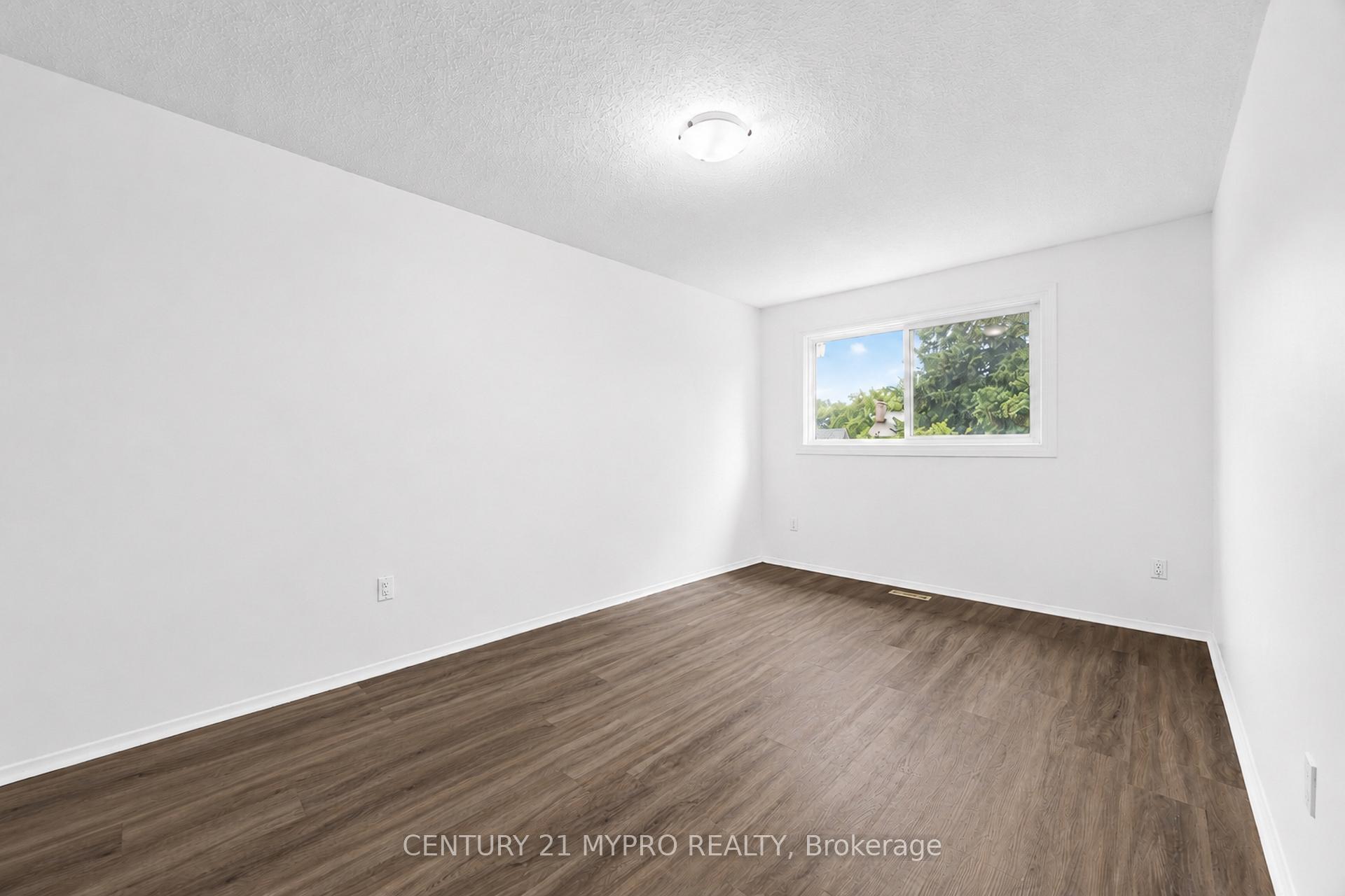 Photo 23 of 2501 Cobbinshaw Circle, Mississauga, Meadowvale — HOMEH