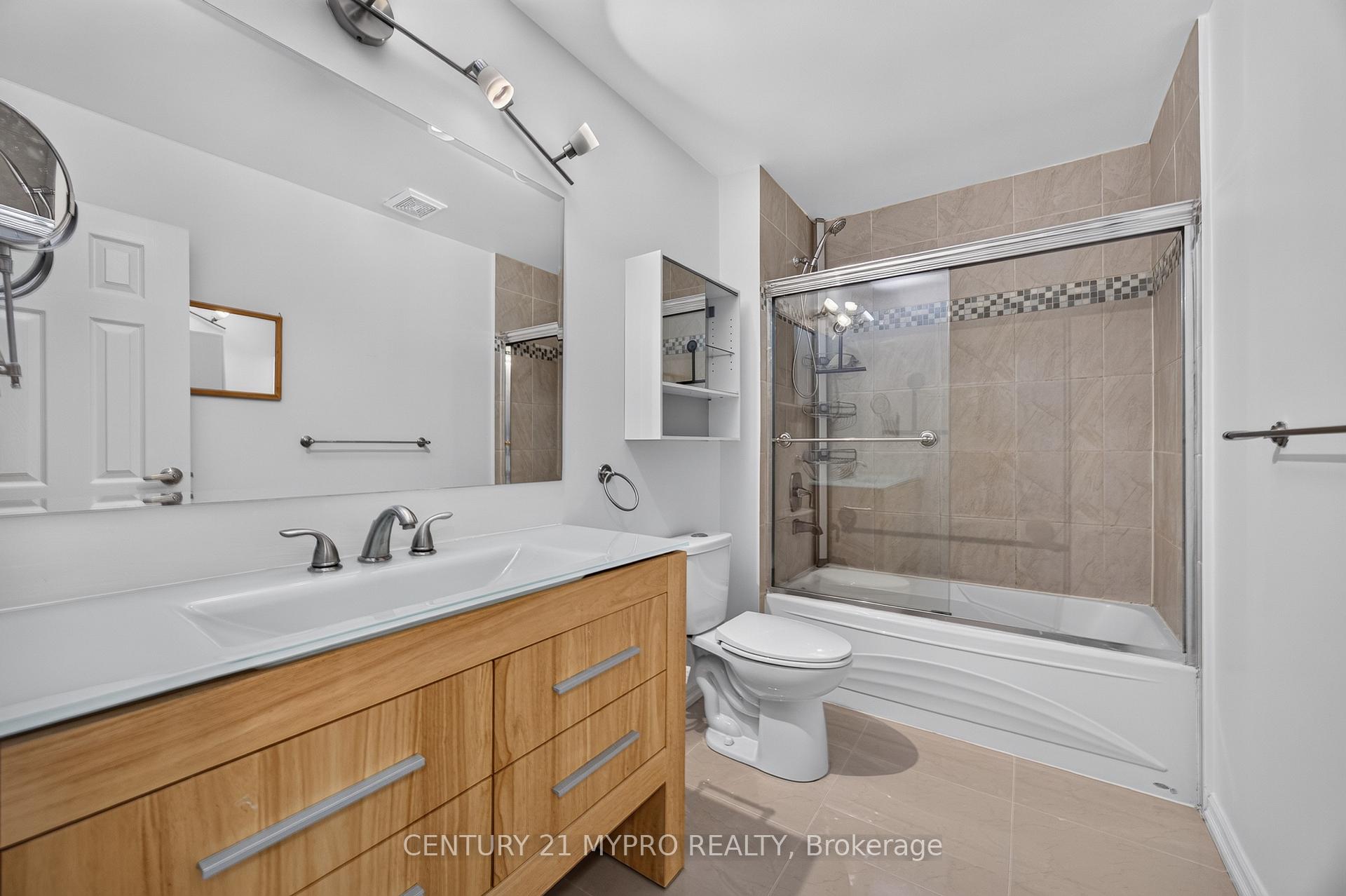 Photo 27 of 2501 Cobbinshaw Circle, Mississauga, Meadowvale — HOMEH