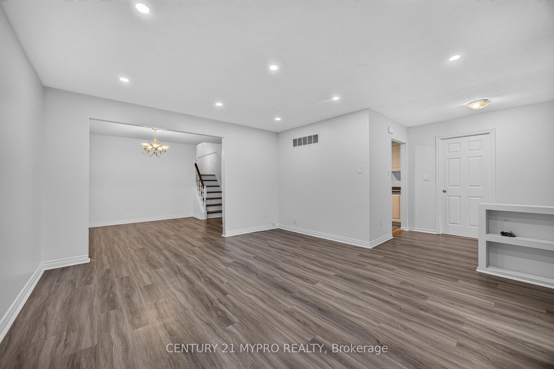 Photo 28 of 2501 Cobbinshaw Circle, Mississauga, Meadowvale — HOMEH