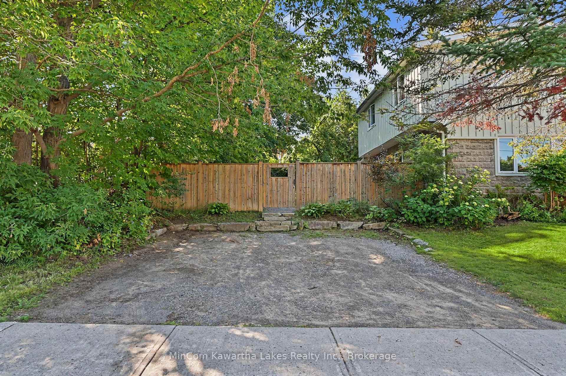 Photo 43 of 337 Euclid Avenue, Peterborough, Ashburnham Ward 4 — HOMEH