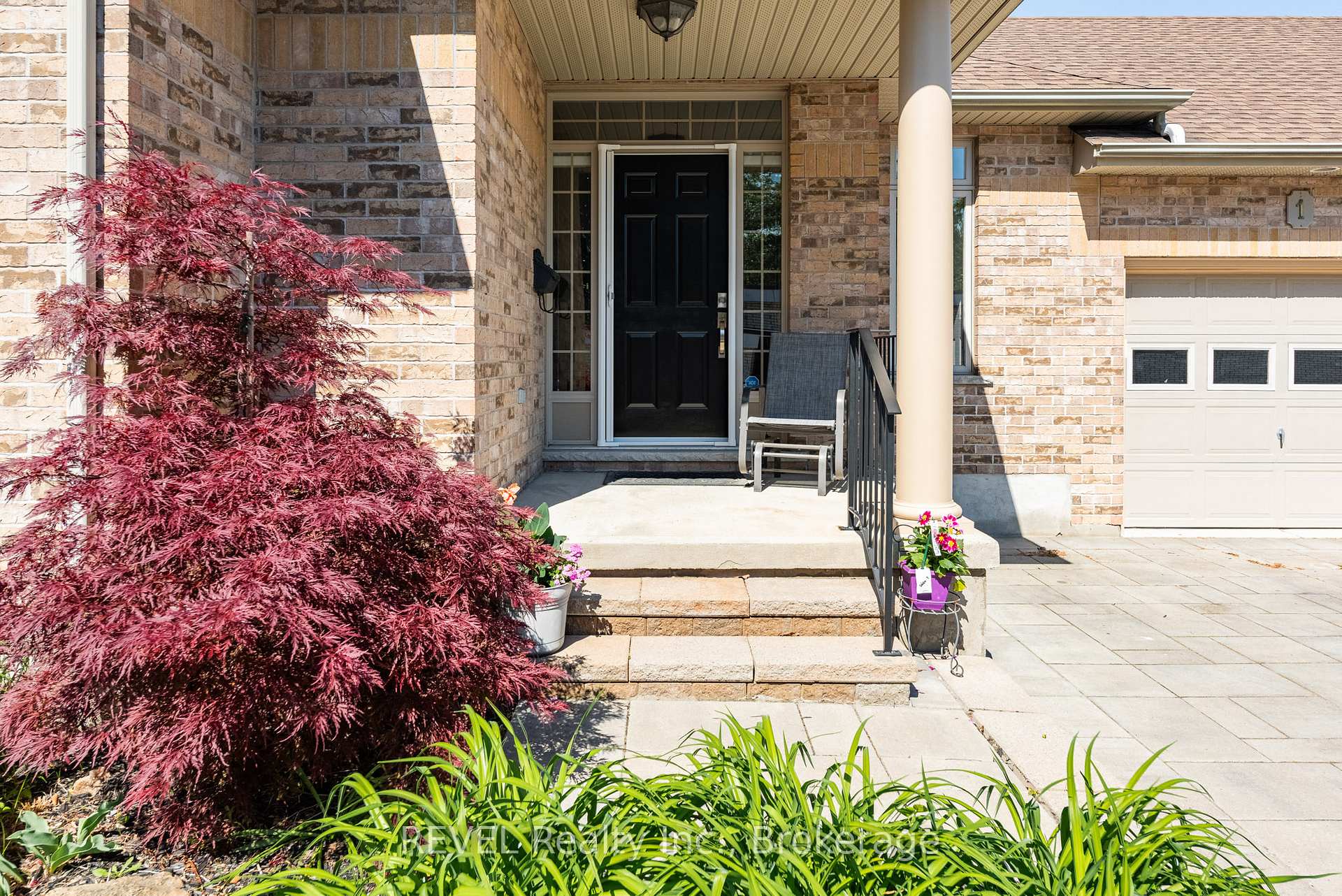 Photo 3 of Unit 1, 139 Glendale Avenue, St. Catharines, Glendale/Glenridge — HOMEH