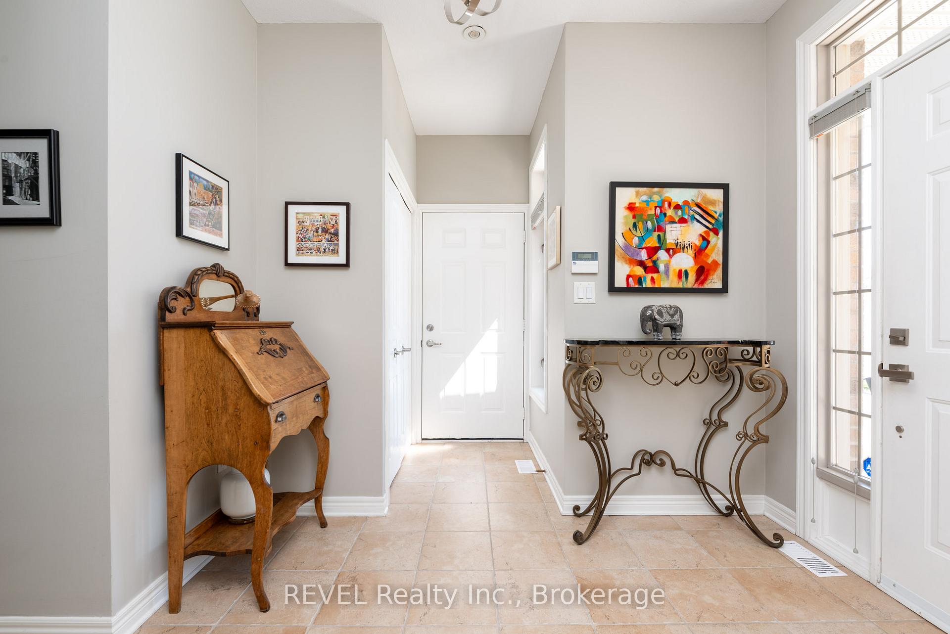 Photo 4 of Unit 1, 139 Glendale Avenue, St. Catharines, Glendale/Glenridge — HOMEH