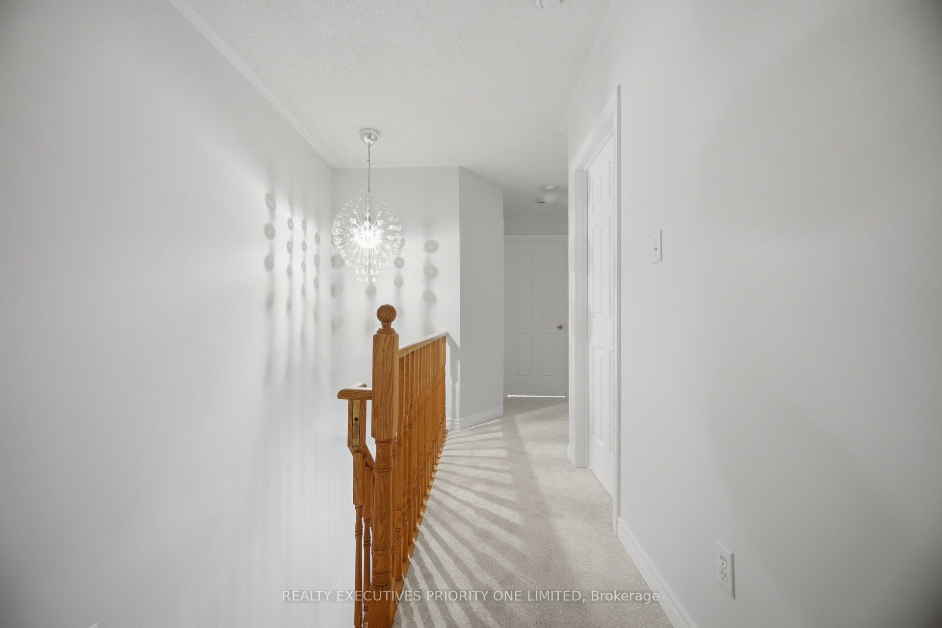 Photo 13 of 24 Archbury Circle, Caledon, Bolton East — HOMEH