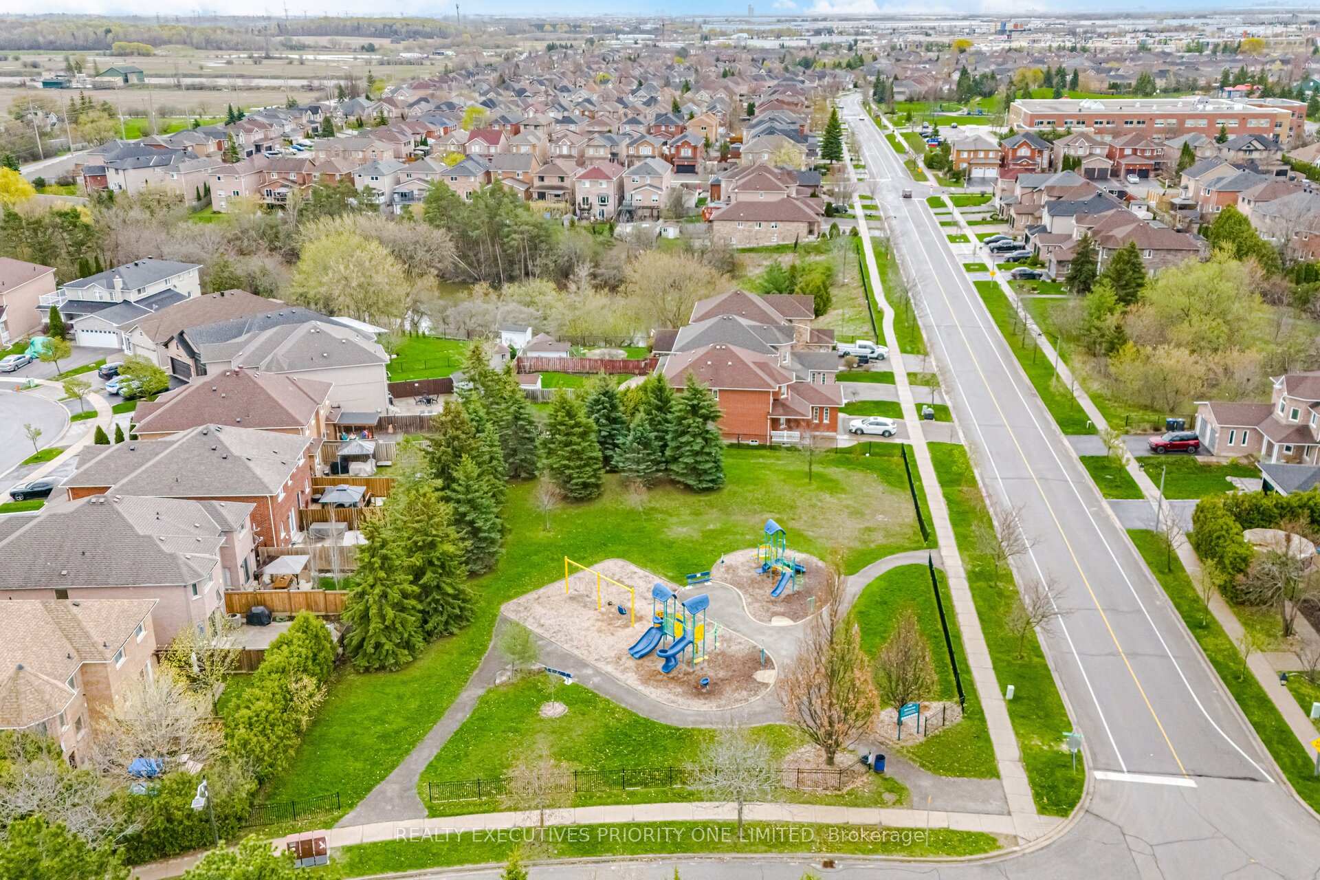Photo 29 of 24 Archbury Circle, Caledon, Bolton East — HOMEH