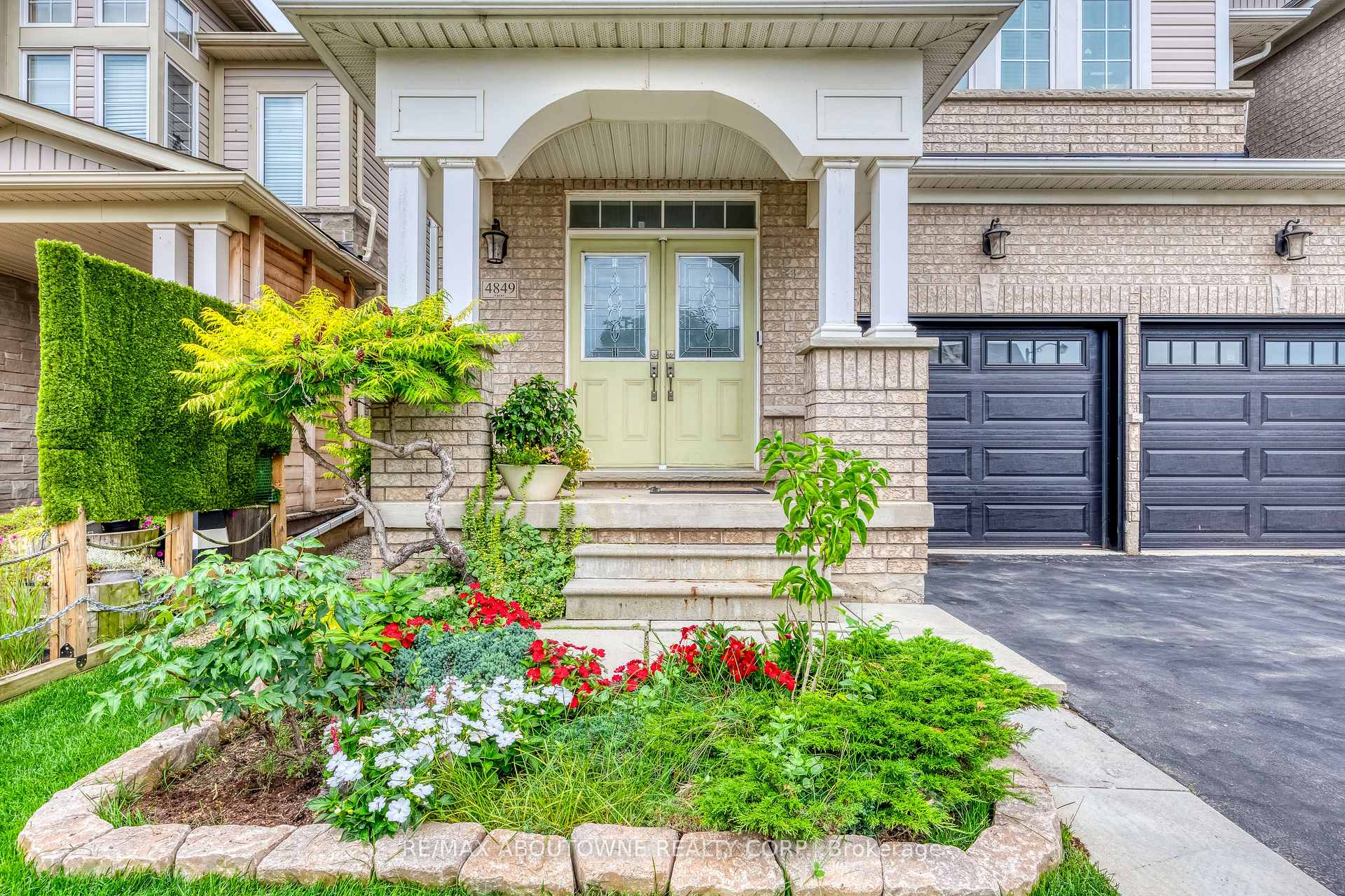 Photo 3 of 4849 Columbus Drive, Burlington, Alton — HOMEH