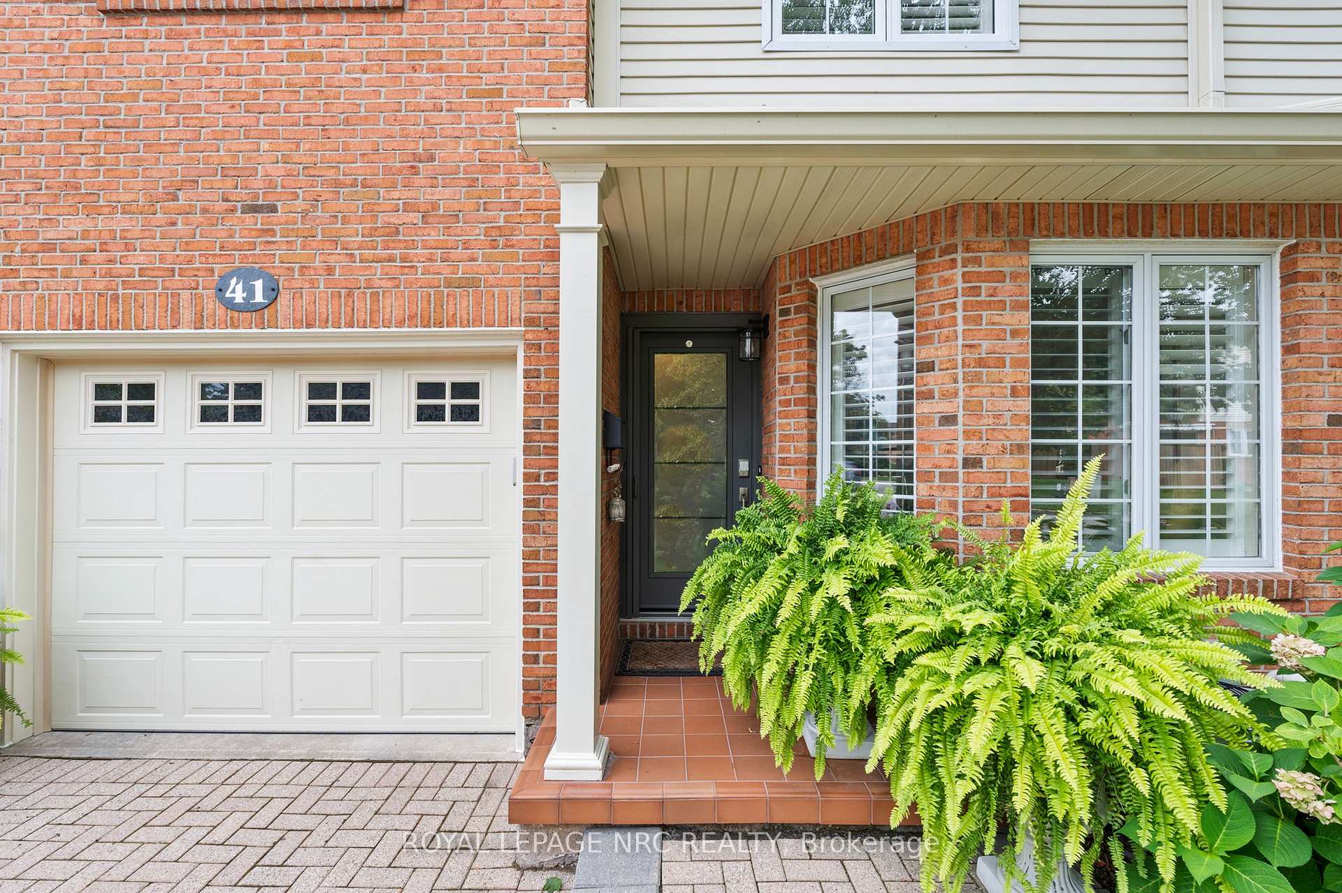 Photo 3 of 275 Pelham Road, St. Catharines, Rykert/Vansickle — HOMEH