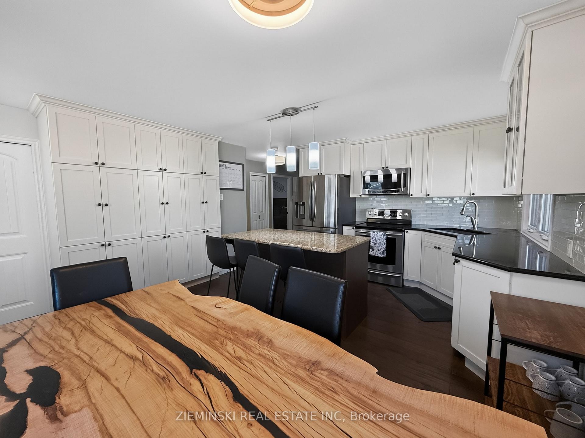 Photo 7 of 403 Young Street, Timmins, Porcupine - West — HOMEH