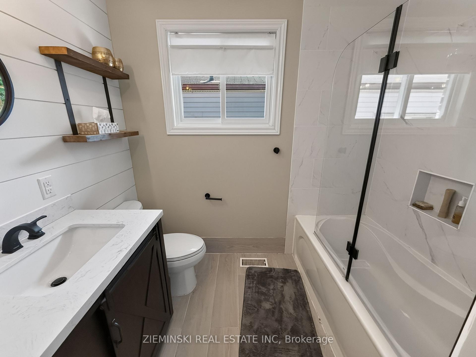 Photo 11 of 403 Young Street, Timmins, Porcupine - West — HOMEH