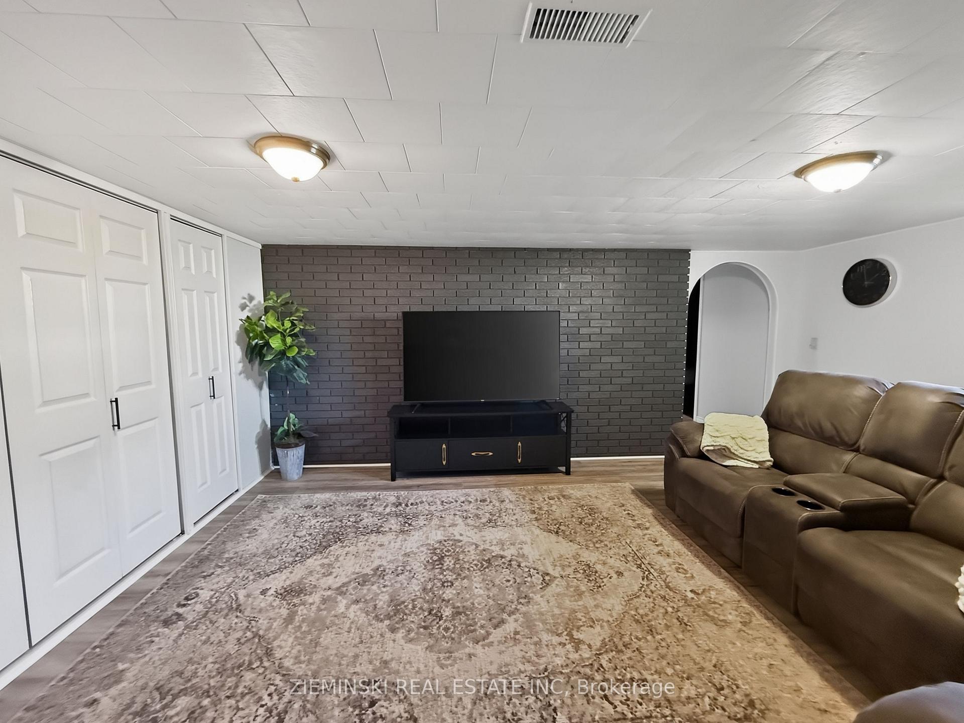 Photo 25 of 403 Young Street, Timmins, Porcupine - West — HOMEH