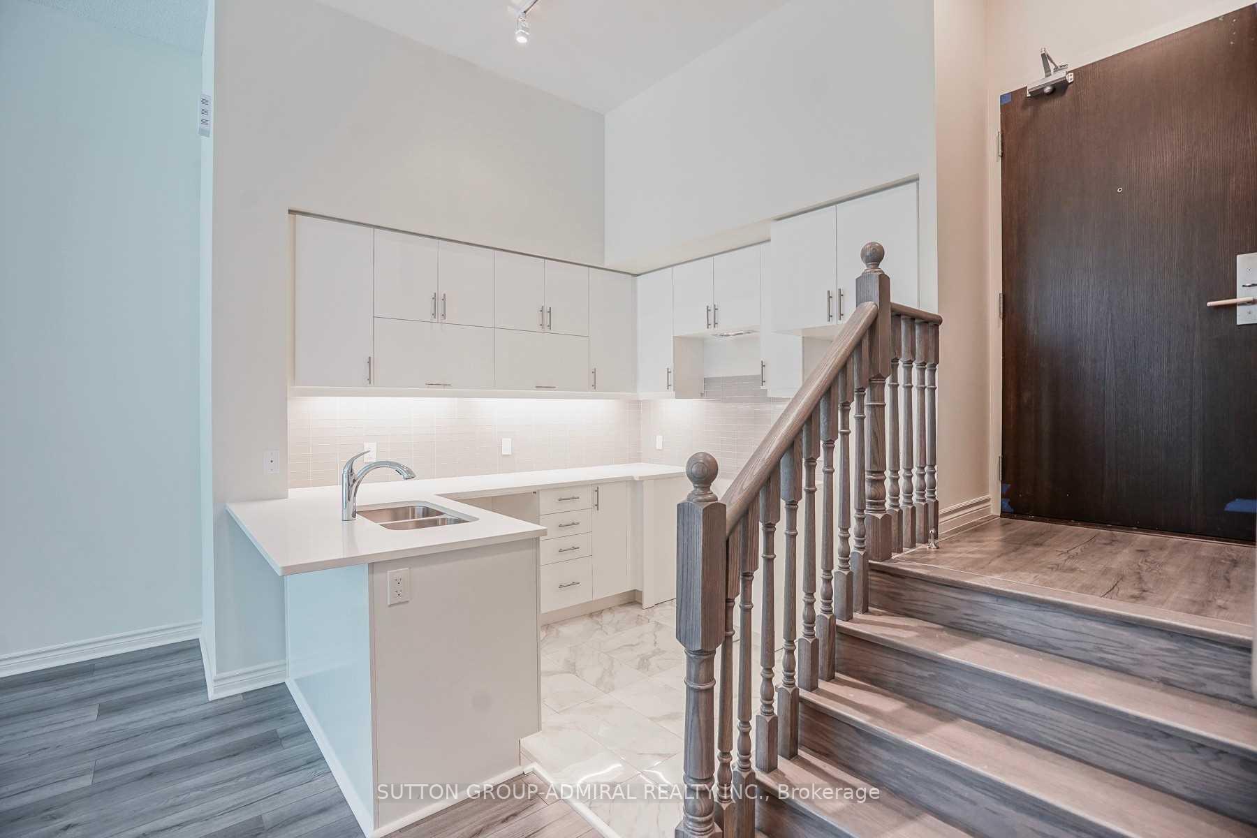 Photo 2 of Unit Th 104, 39 Annie Craig Drive, Etobicoke, Mimico — HOMEH